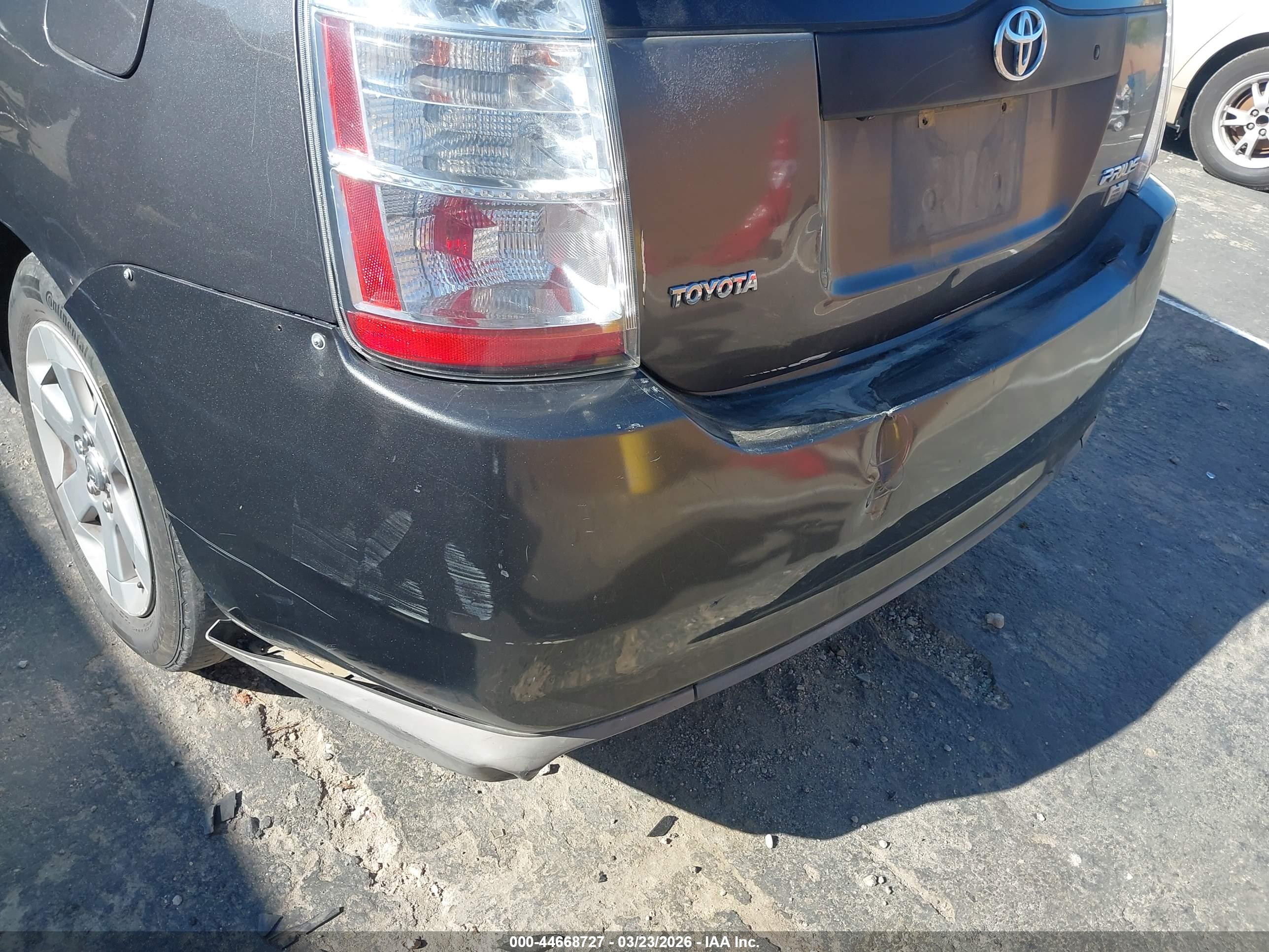 TOYOTA PRIUS image 6