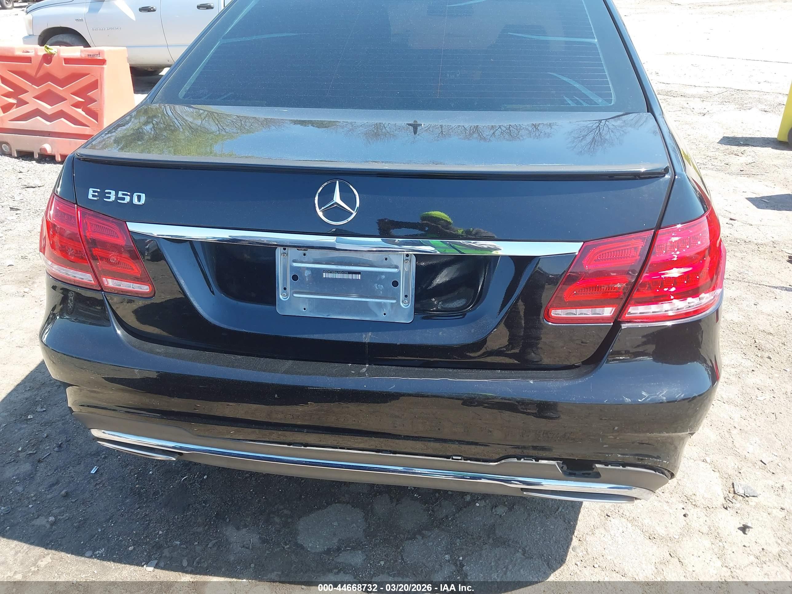 MERCEDES-BENZ E image 6