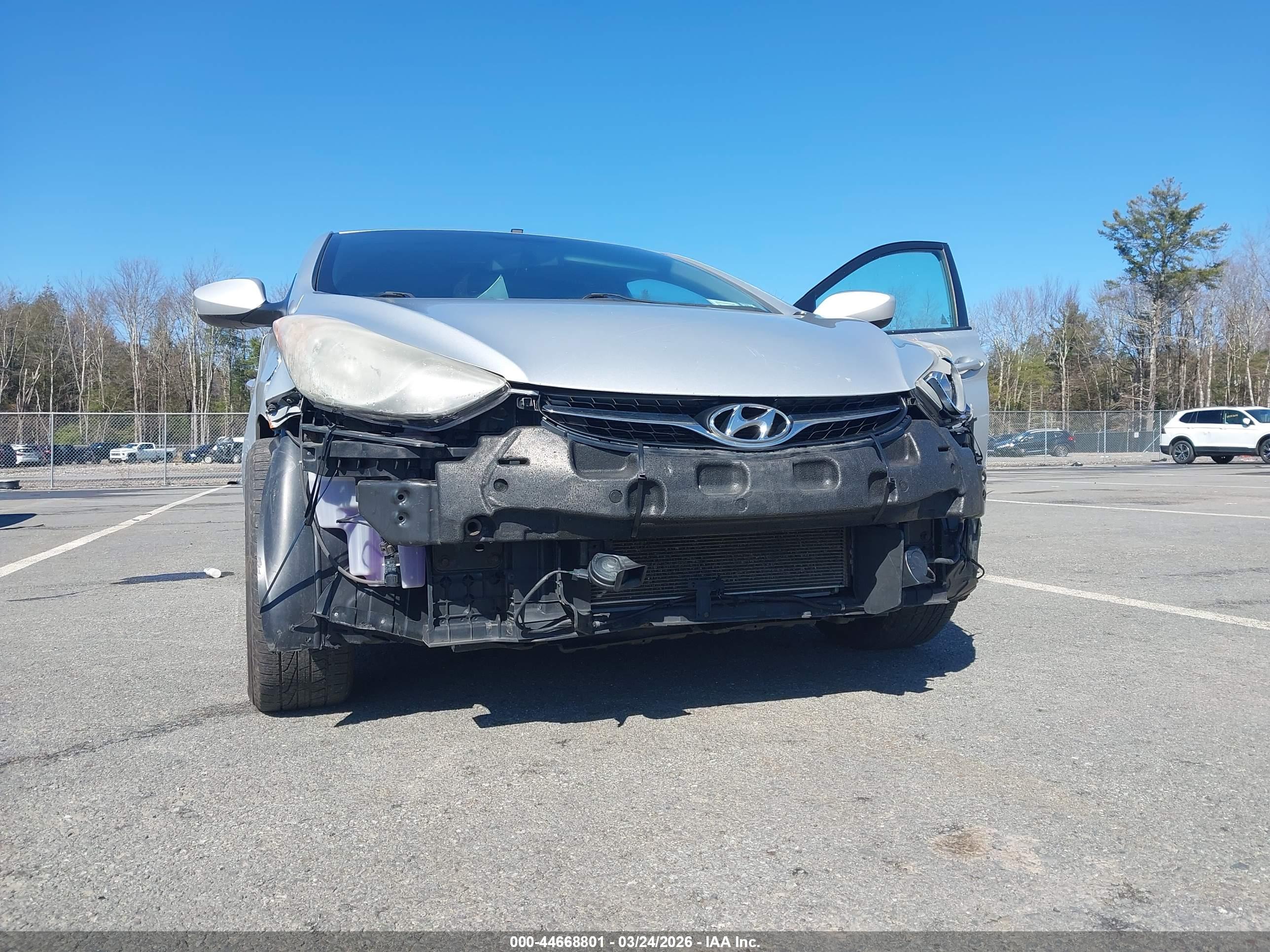 HYUNDAI ELANTRA image 6