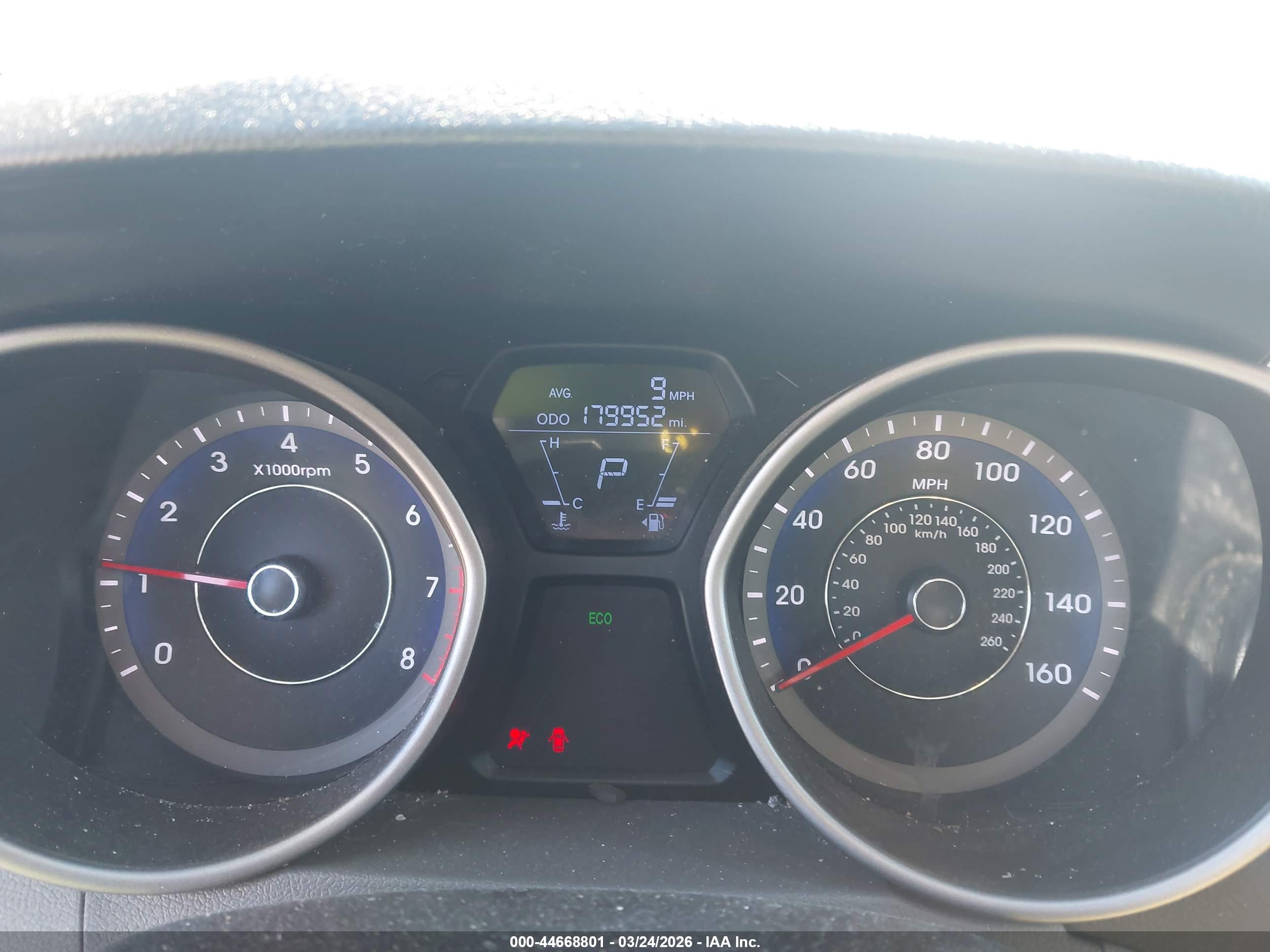 HYUNDAI ELANTRA image 7