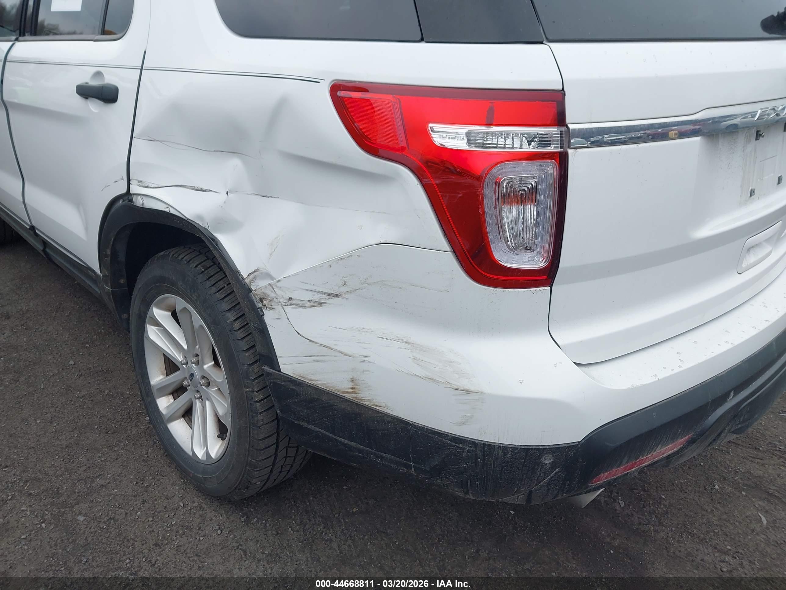 FORD EXPLORER image 6
