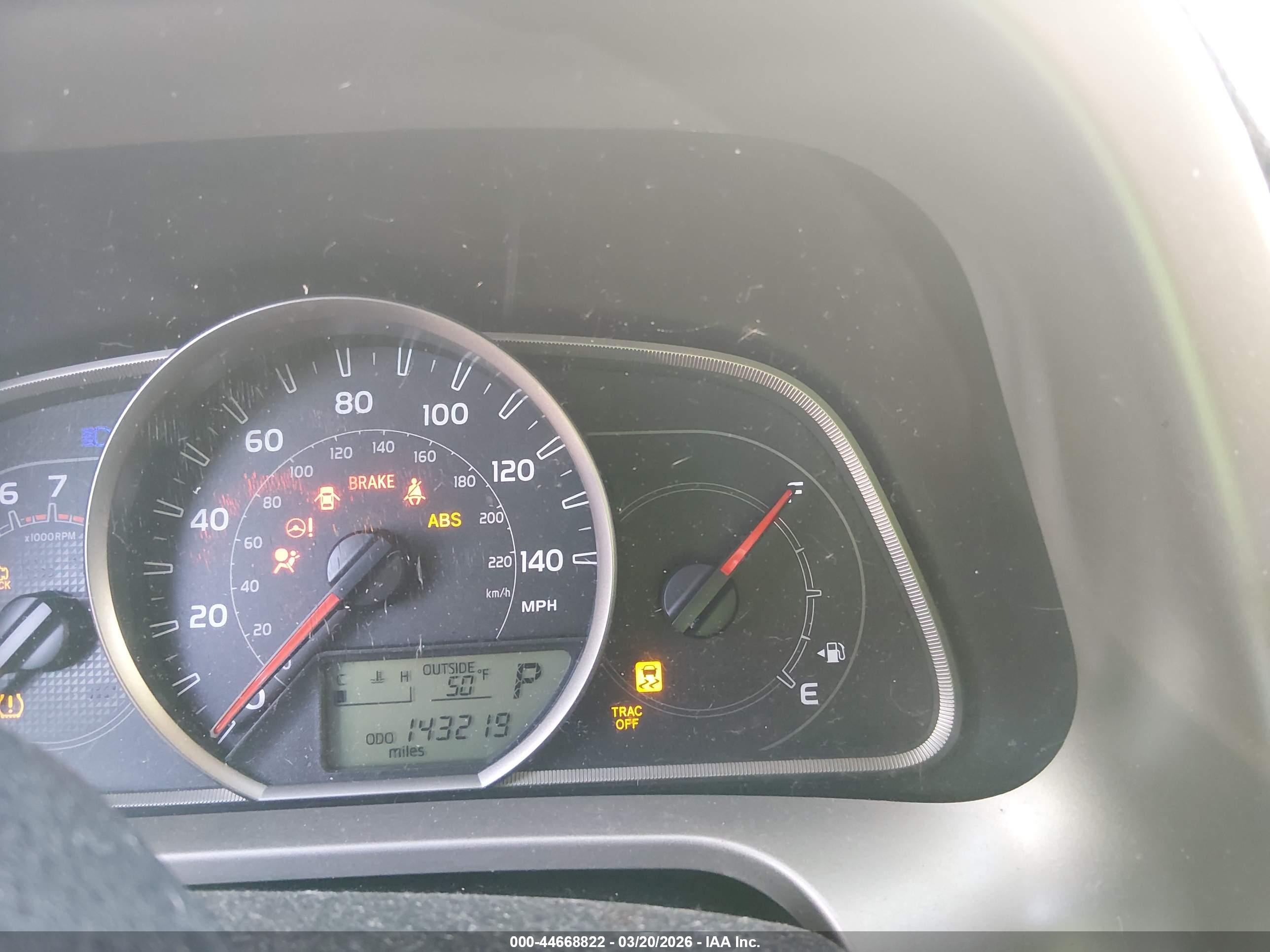 TOYOTA RAV4 image 7