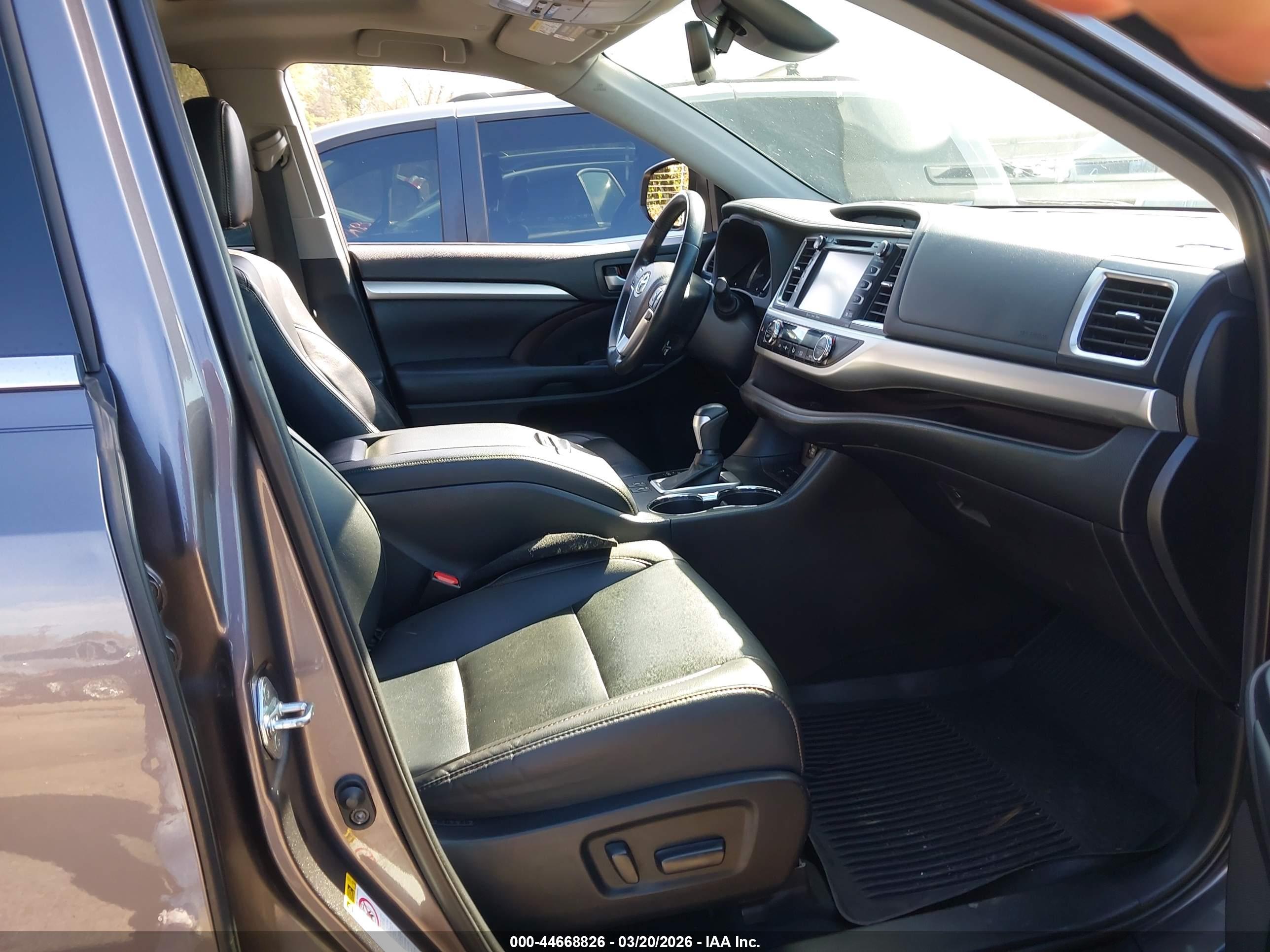 TOYOTA HIGHLANDER image 5