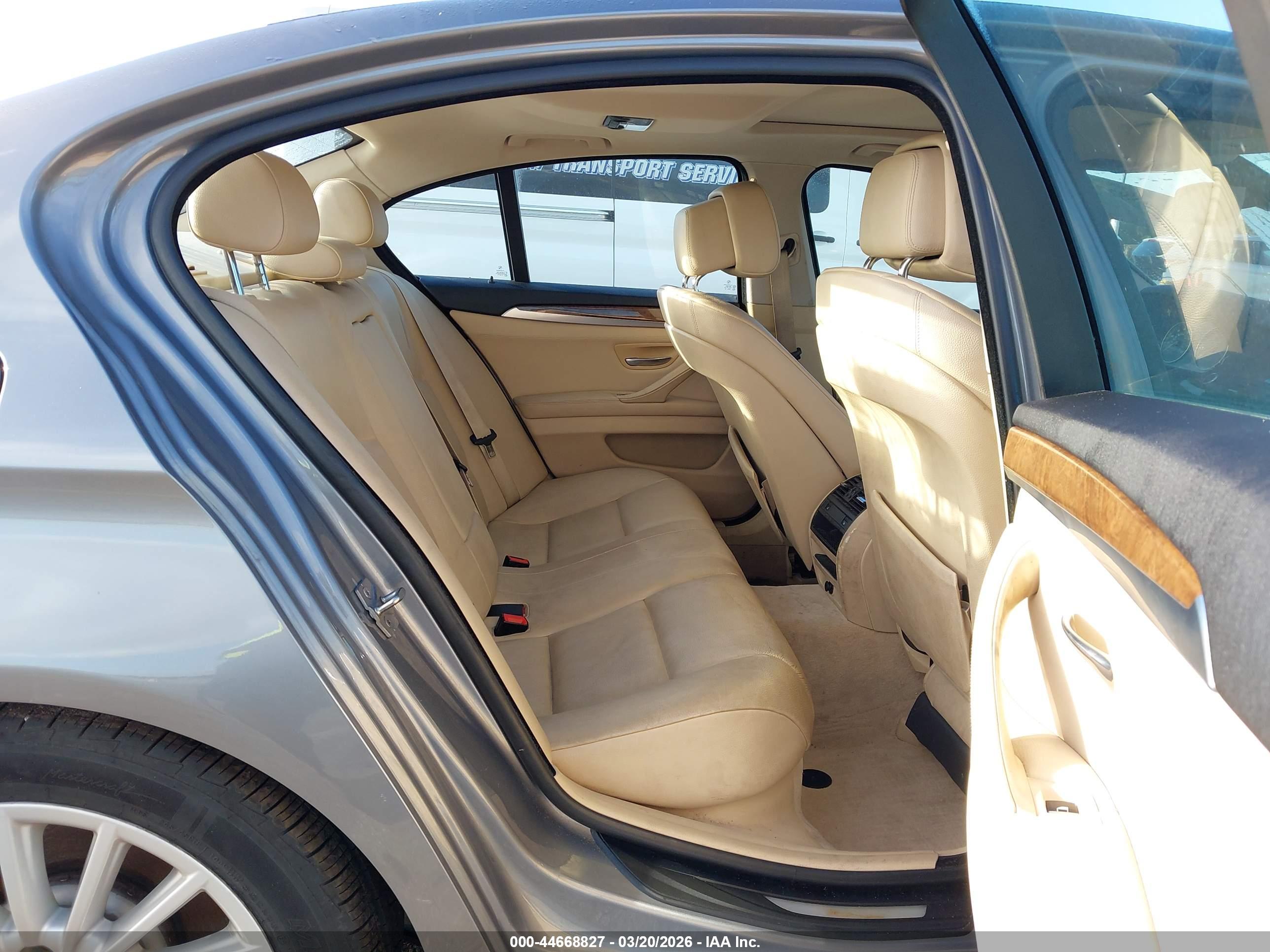 BMW 535I image 8