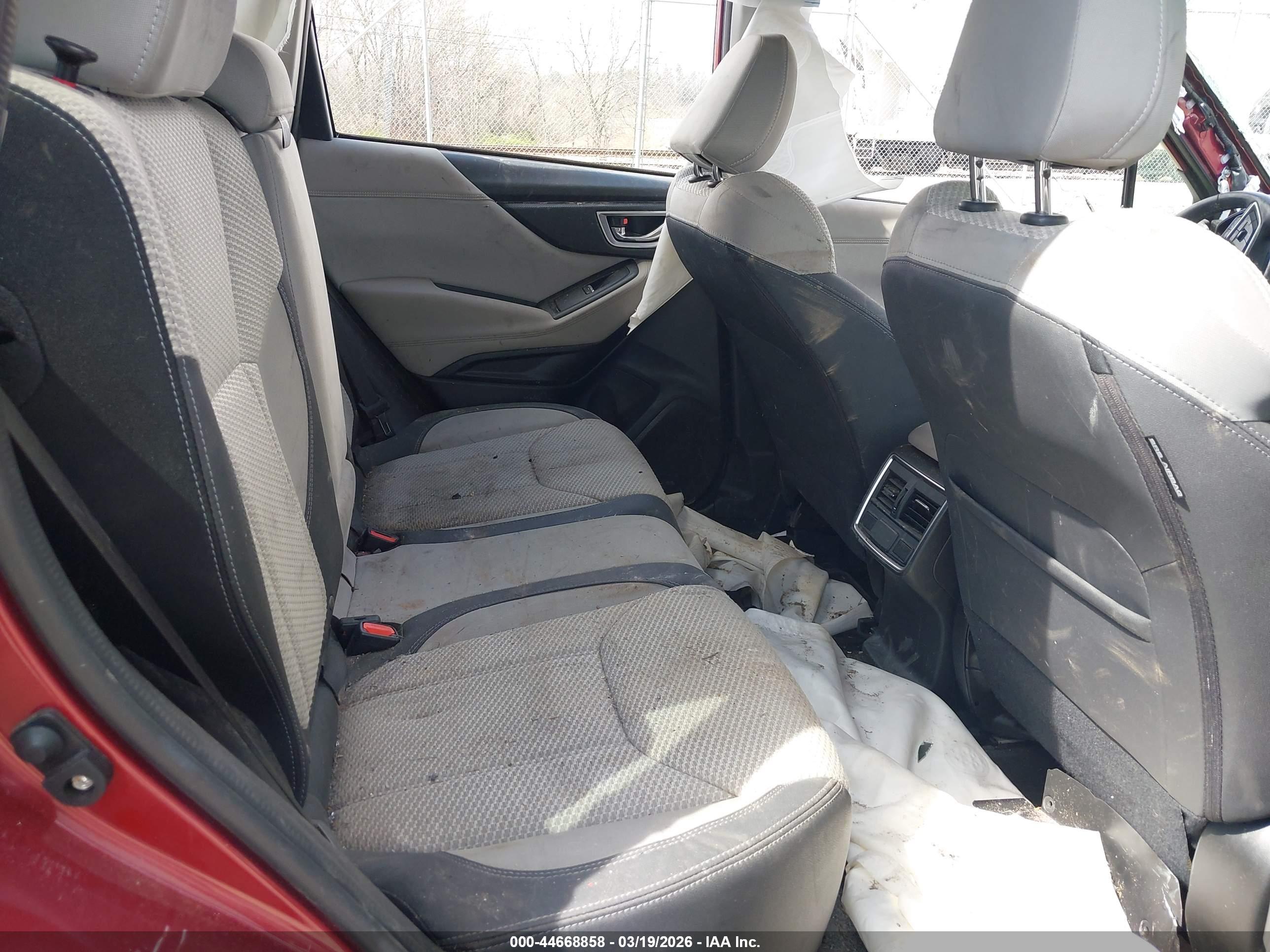 SUBARU FORESTER image 8