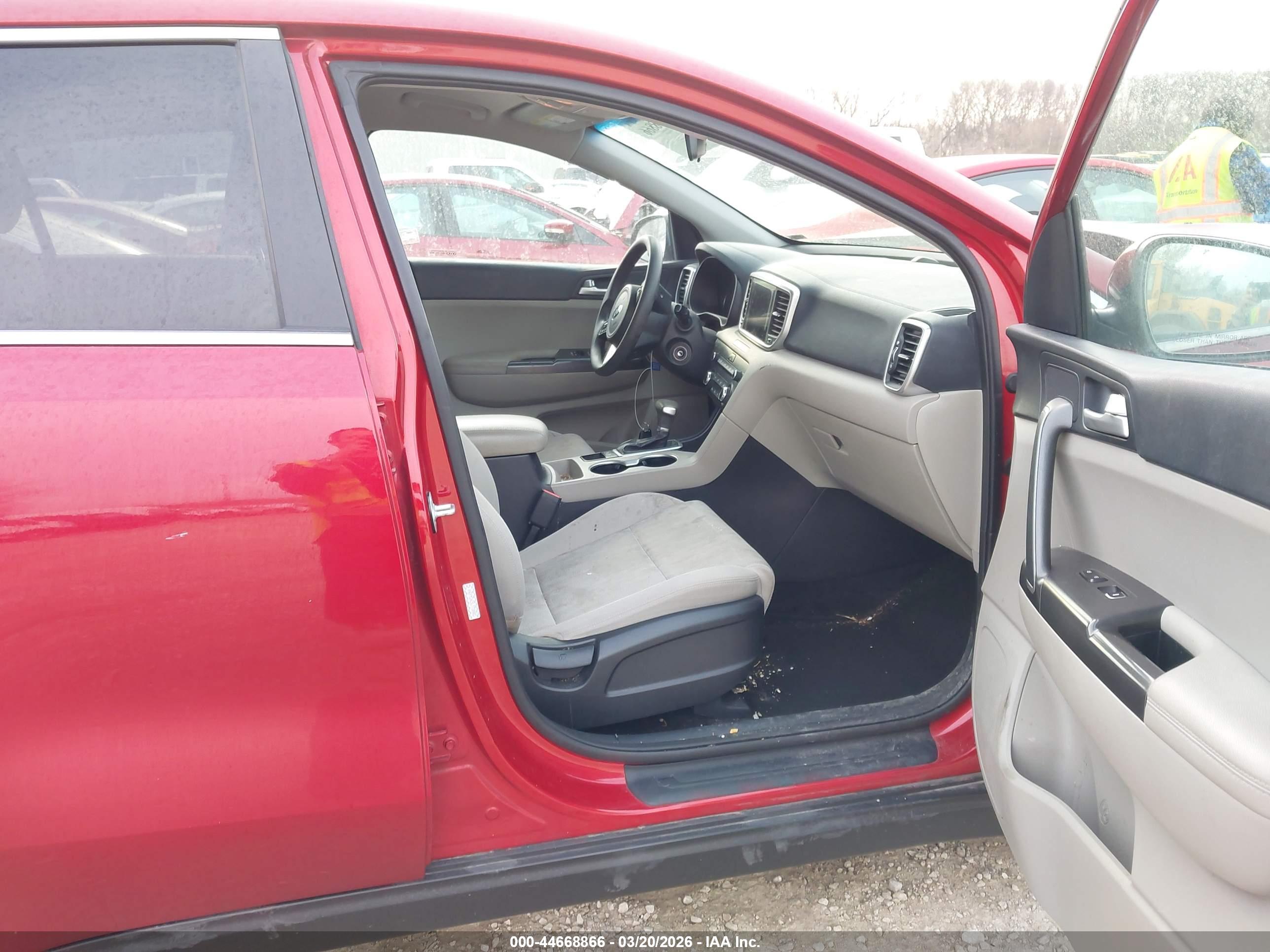 KIA SPORTAGE image 5