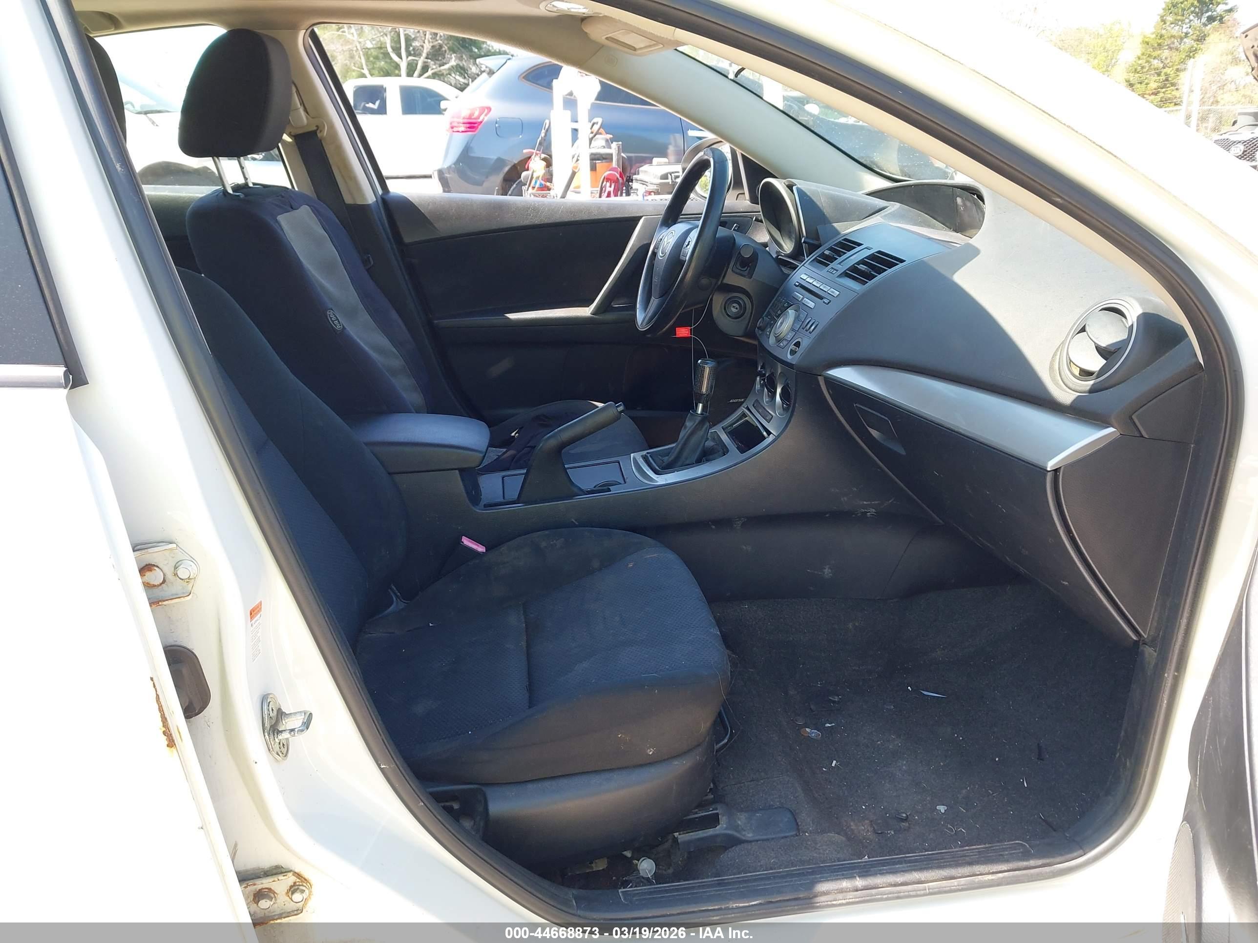 MAZDA MAZDA3 image 5