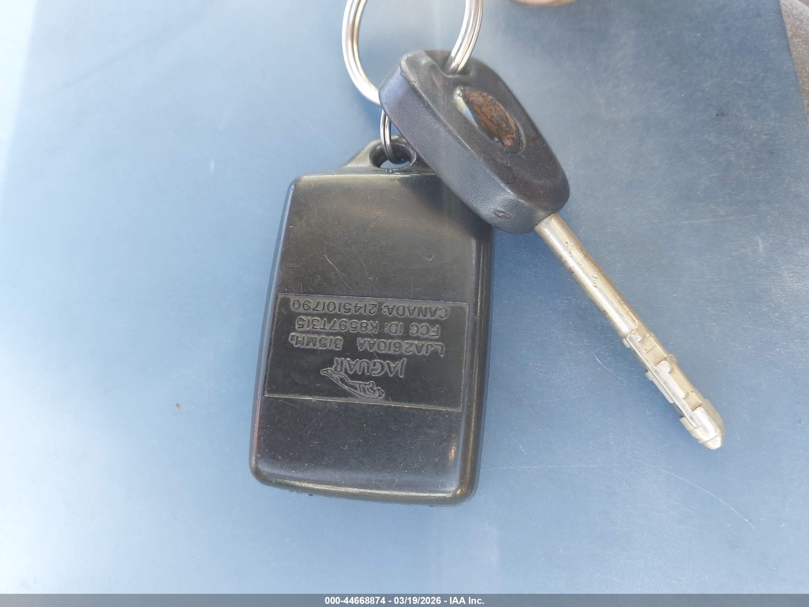 JAGUAR XK8 image 11