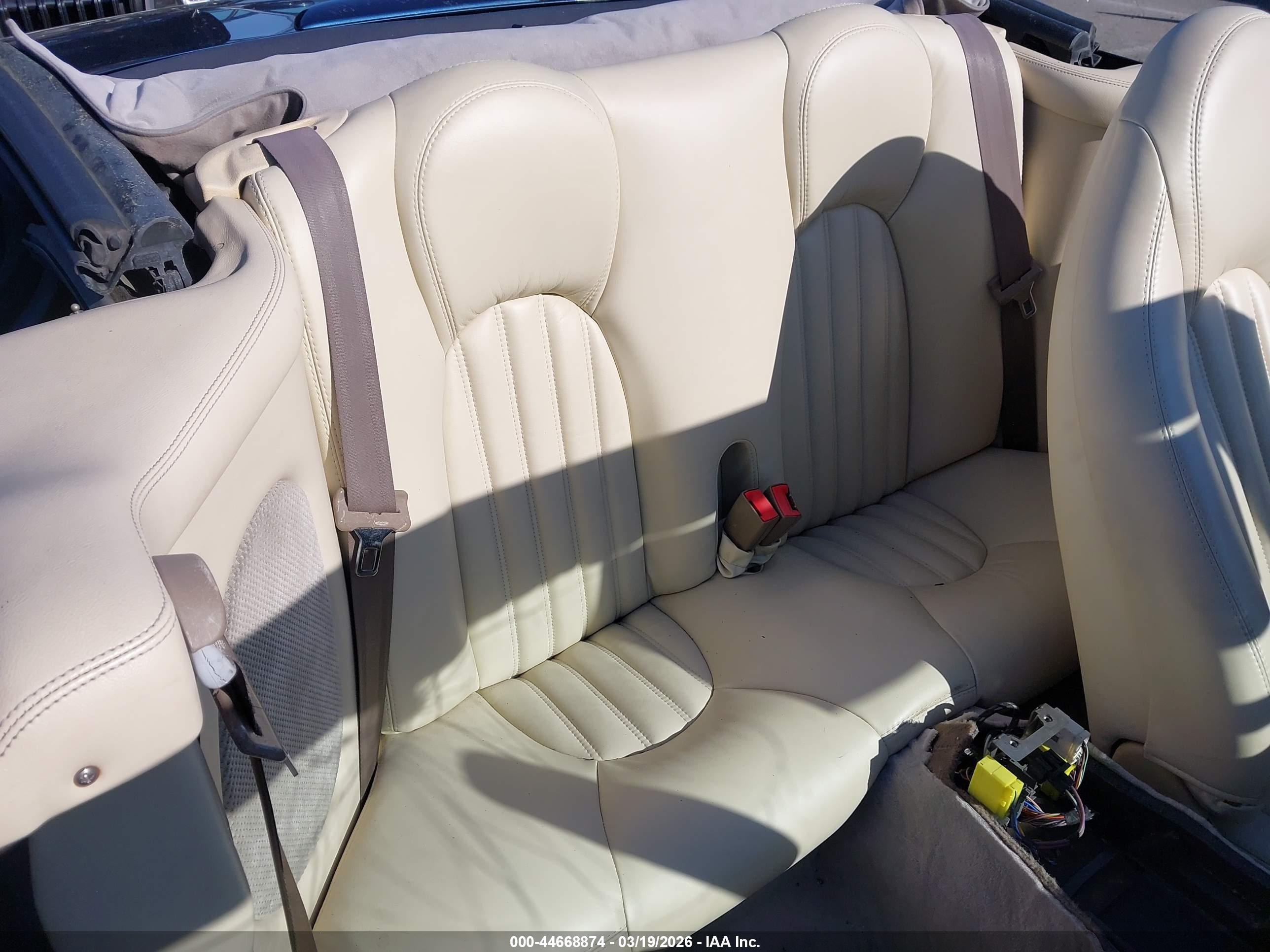 JAGUAR XK8 image 8