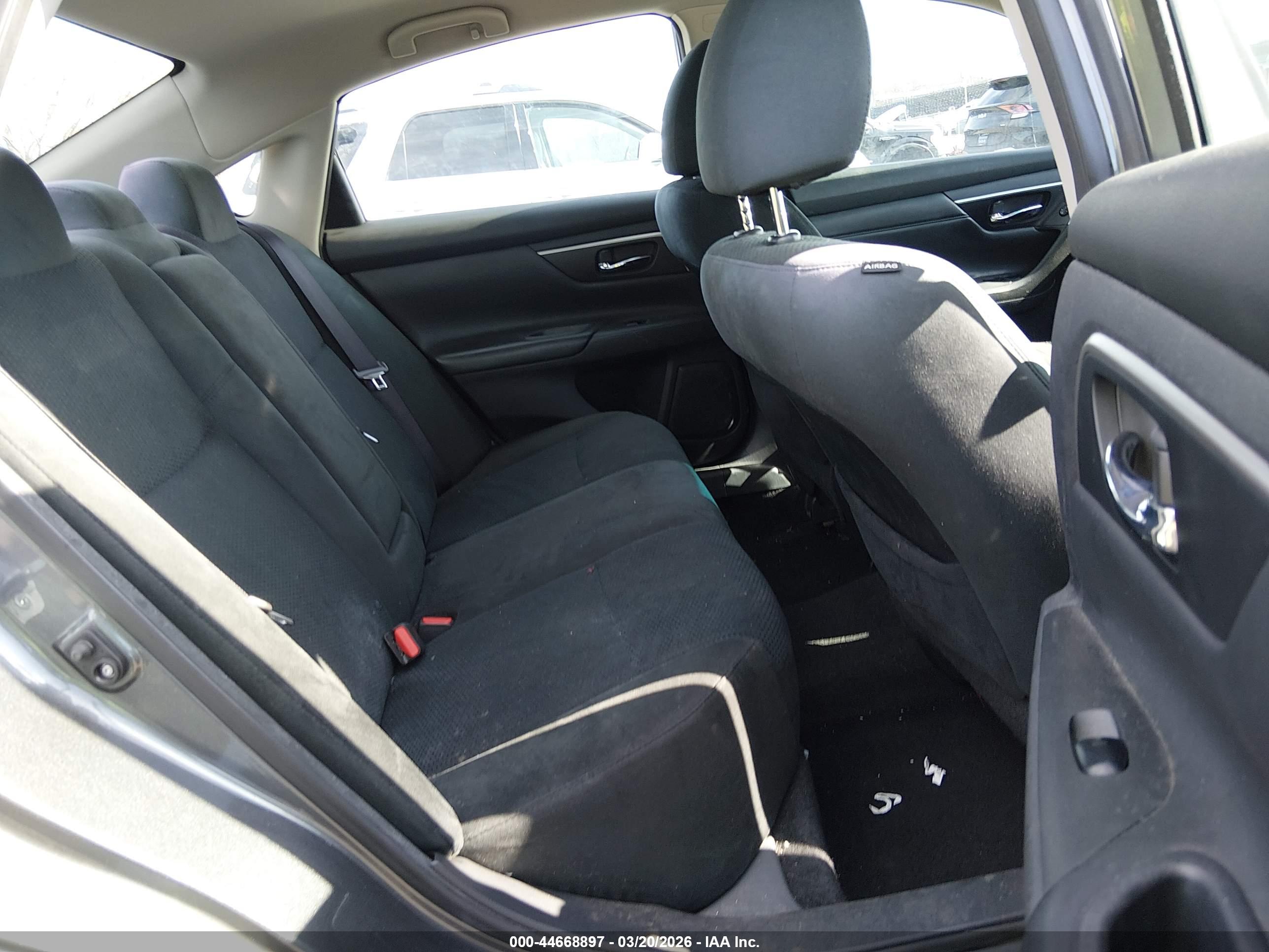 NISSAN ALTIMA image 8