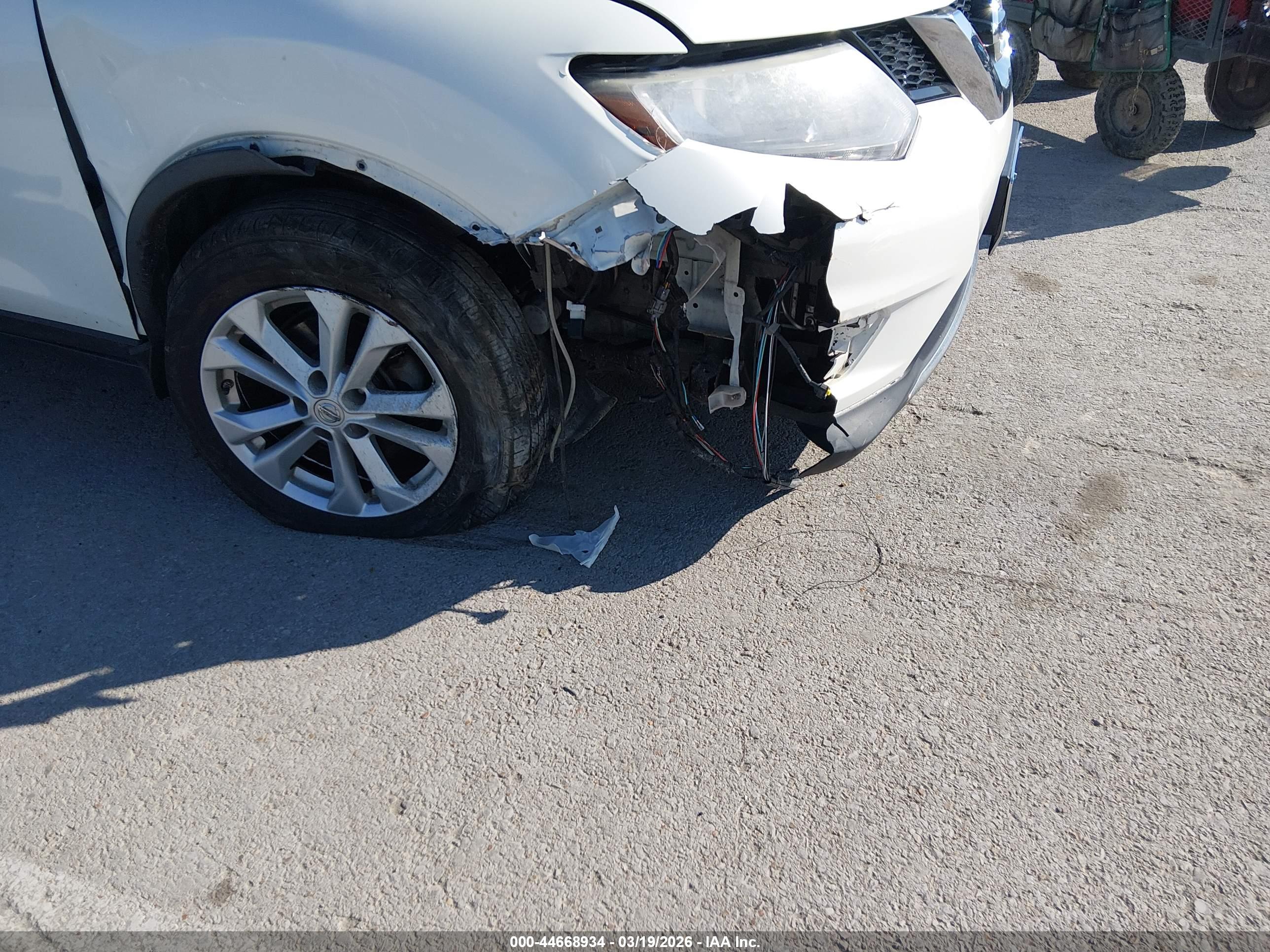 NISSAN ROGUE image 6
