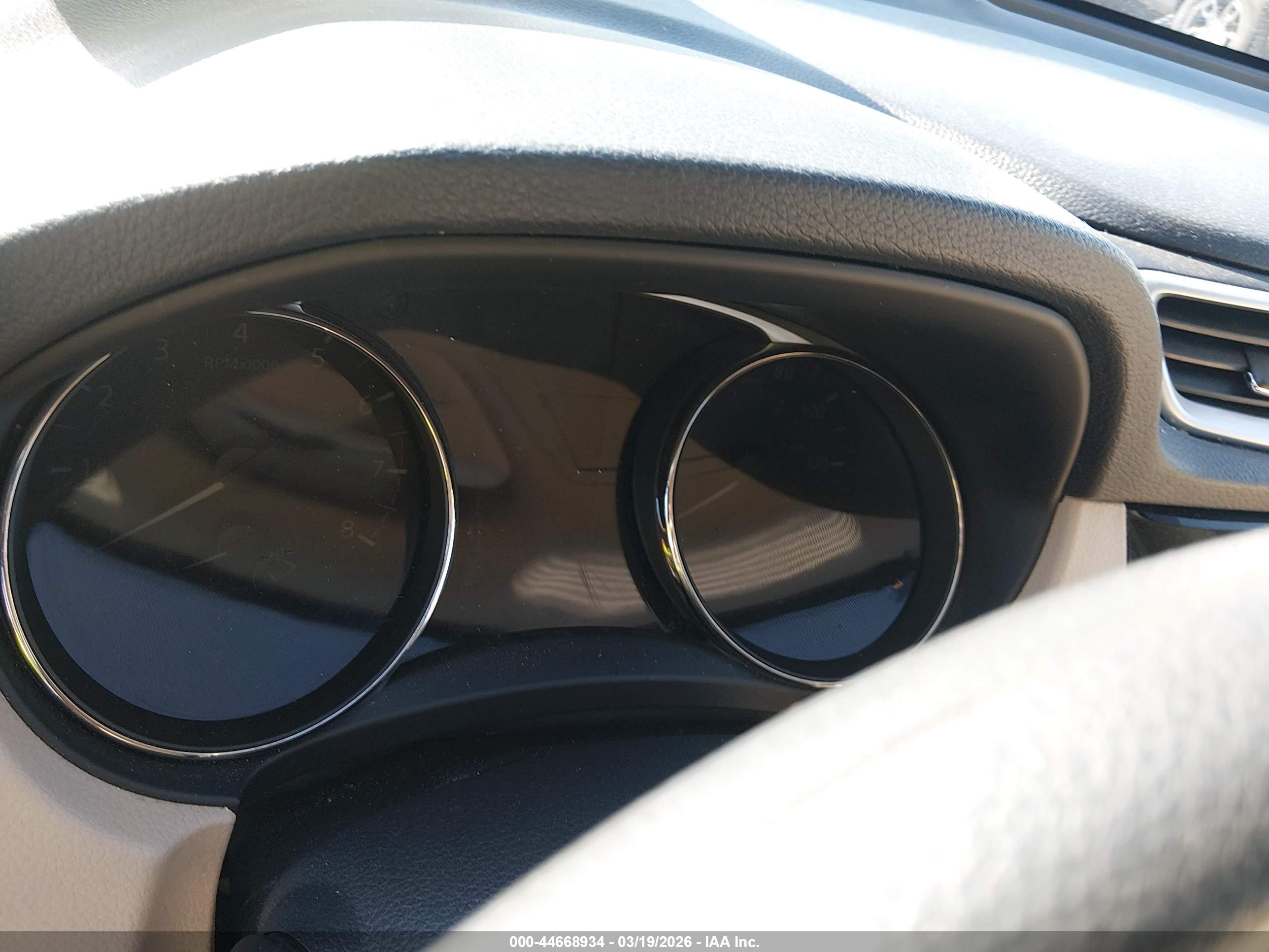 NISSAN ROGUE image 7