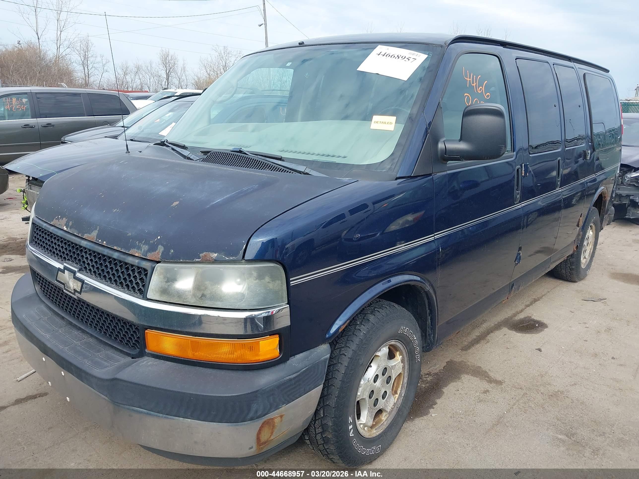 CHEVROLET EXPRESS image 2