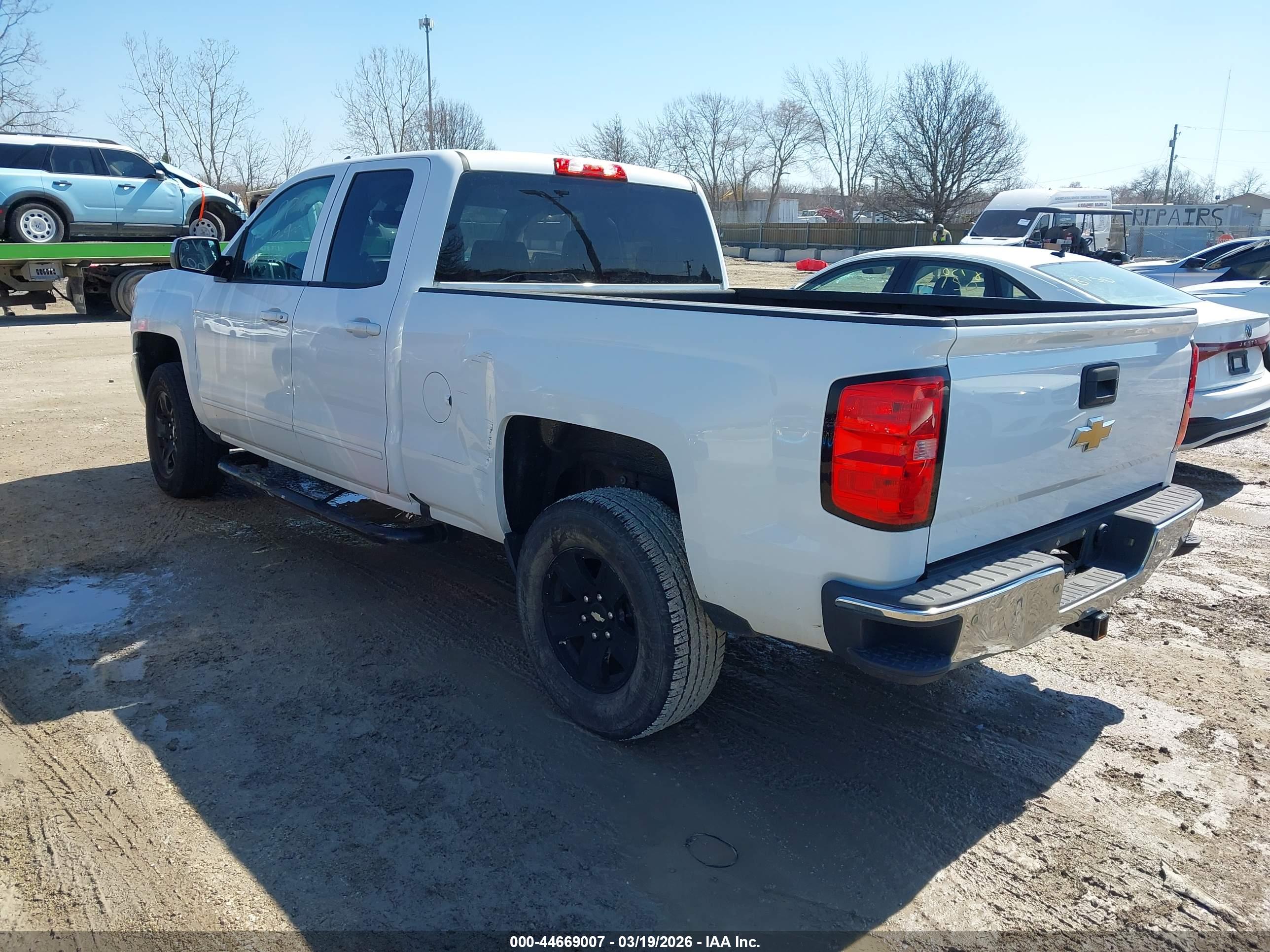 CHEVROLET SILVERADO image 3