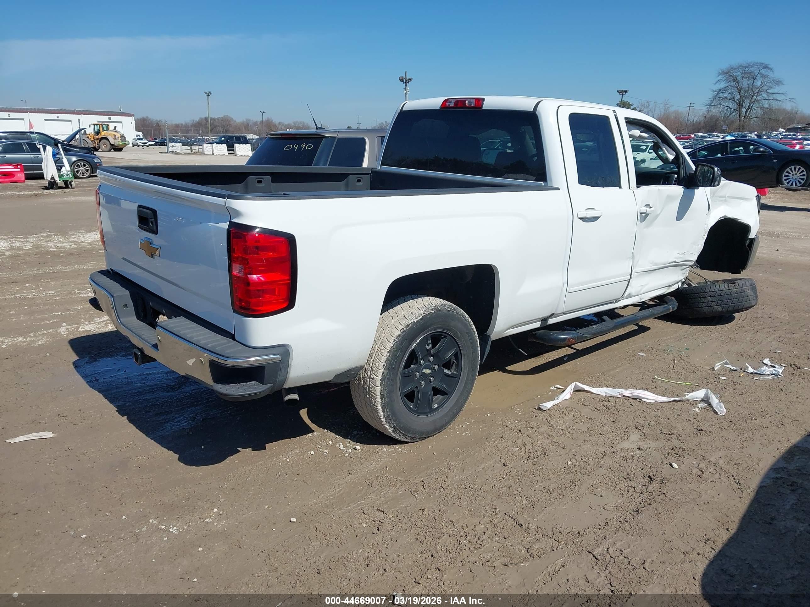 CHEVROLET SILVERADO image 4