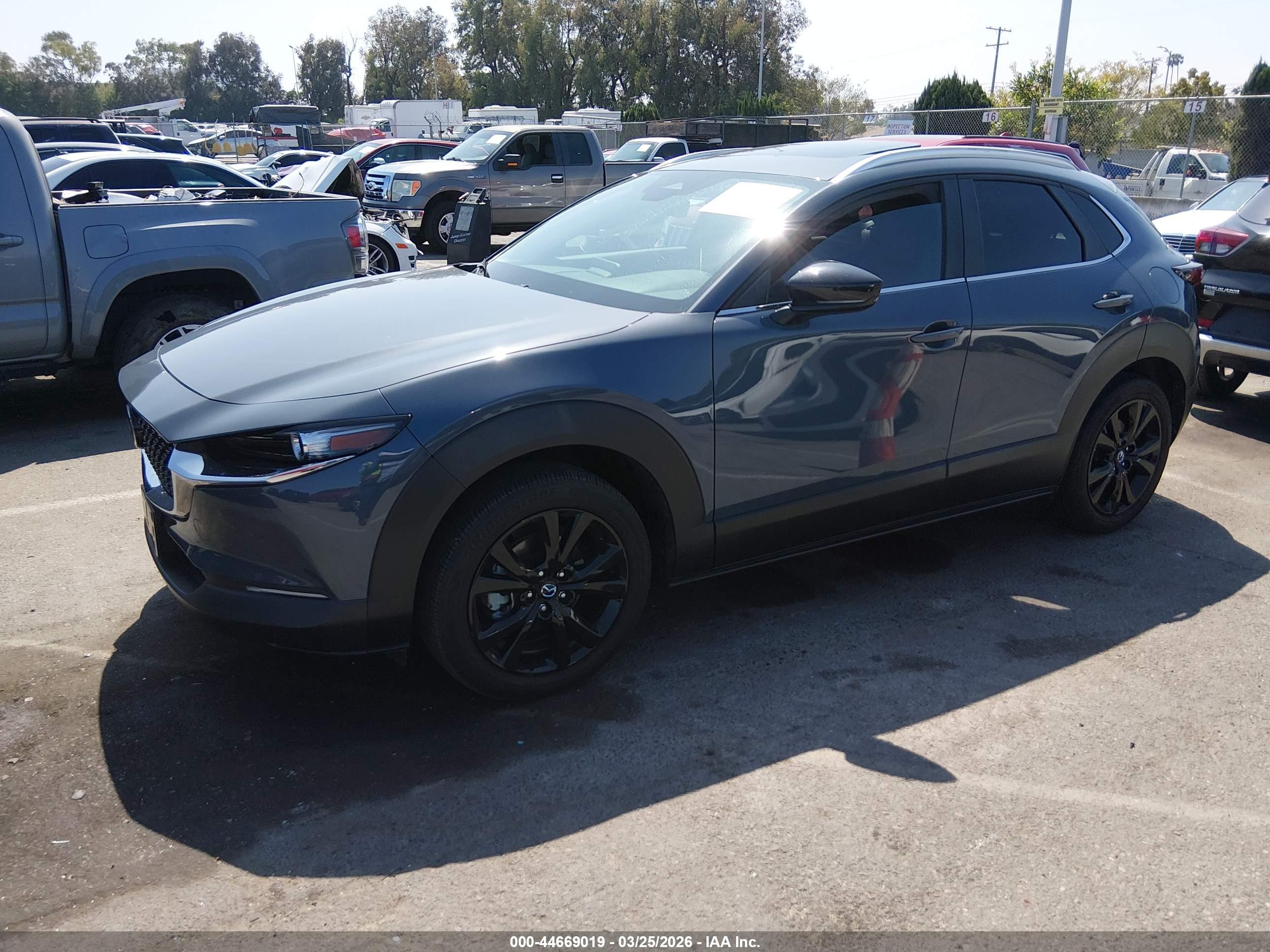 MAZDA CX-30 image 2