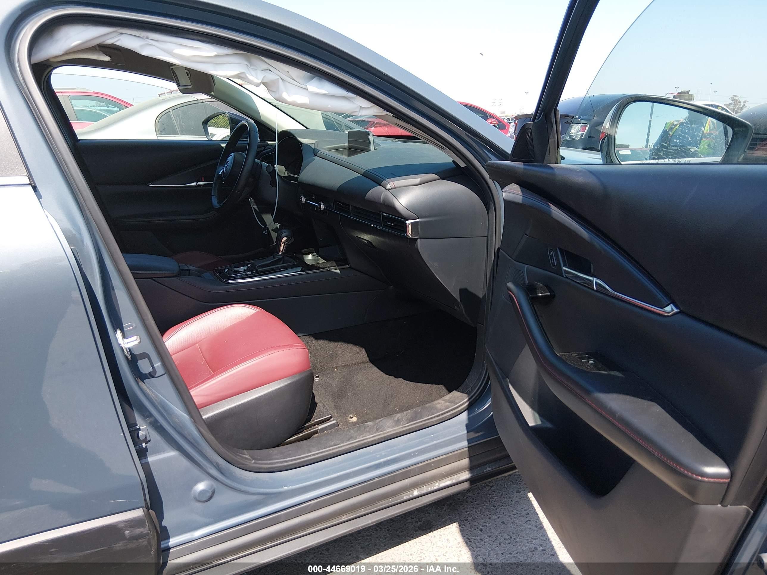MAZDA CX-30 image 5