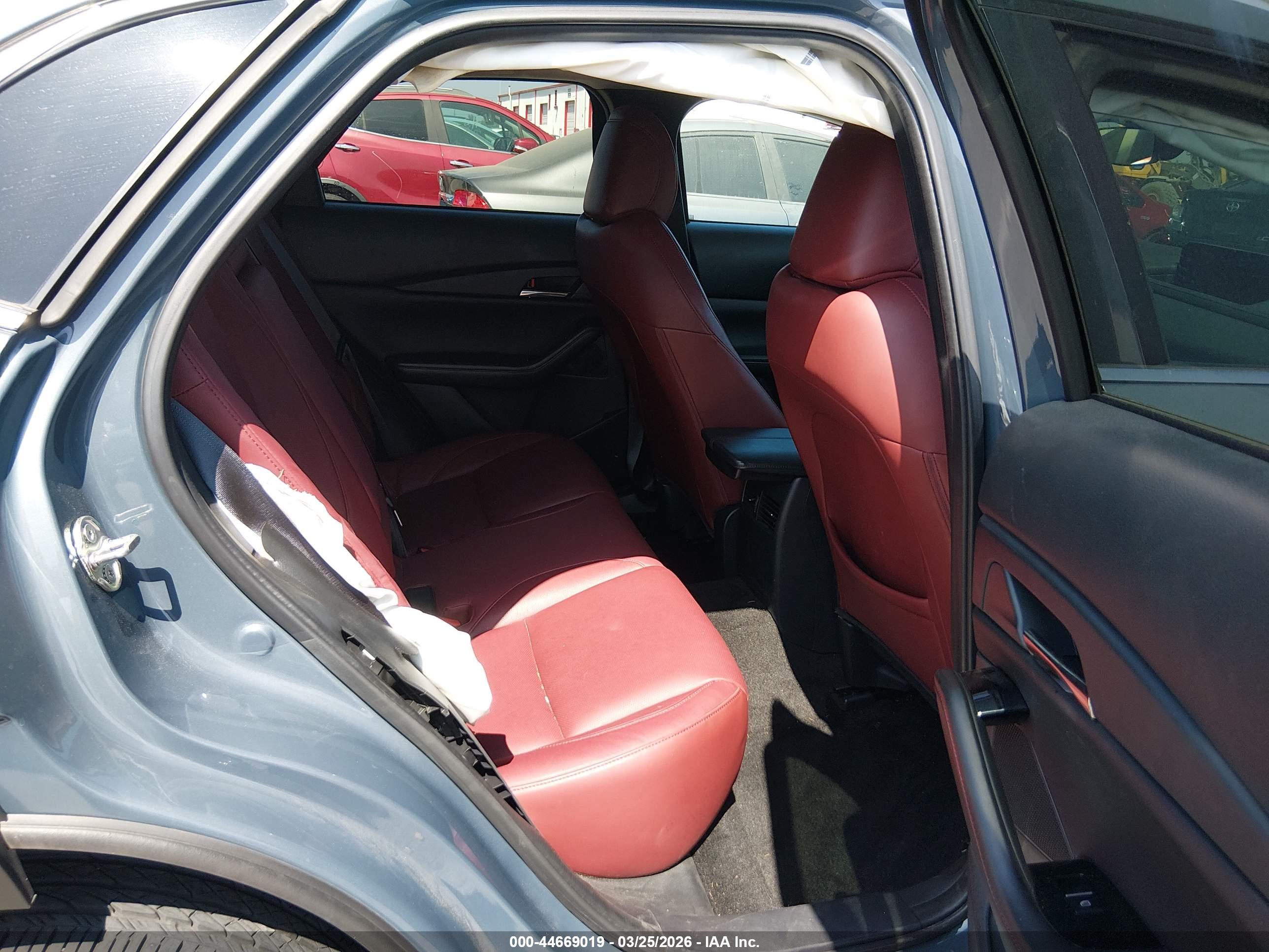 MAZDA CX-30 image 8