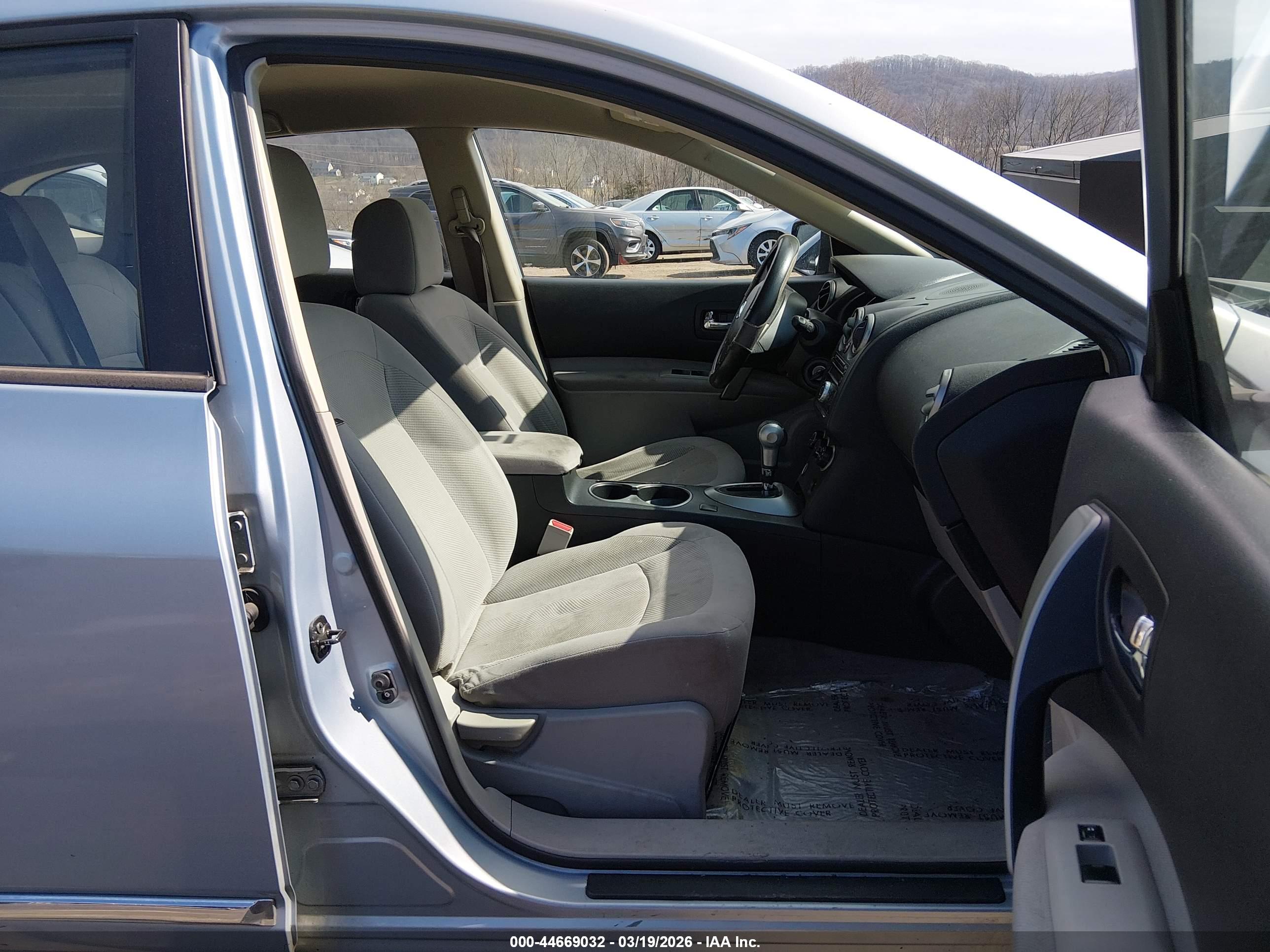 NISSAN ROGUE image 5