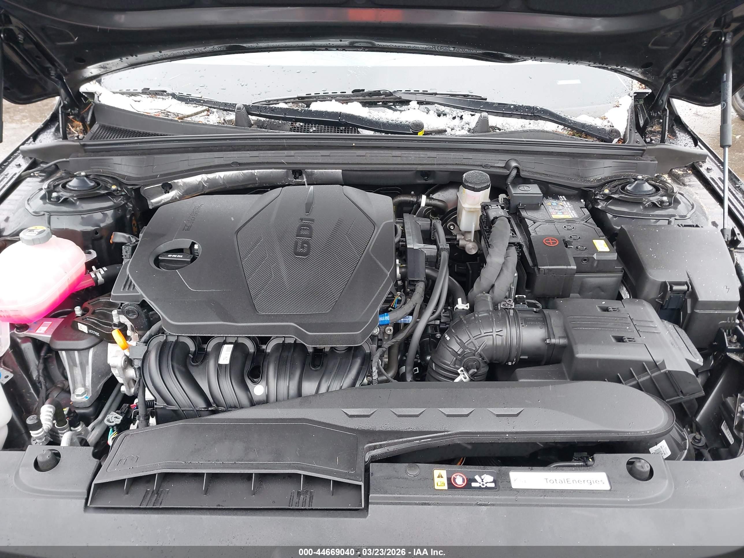 KIA K5 image 10