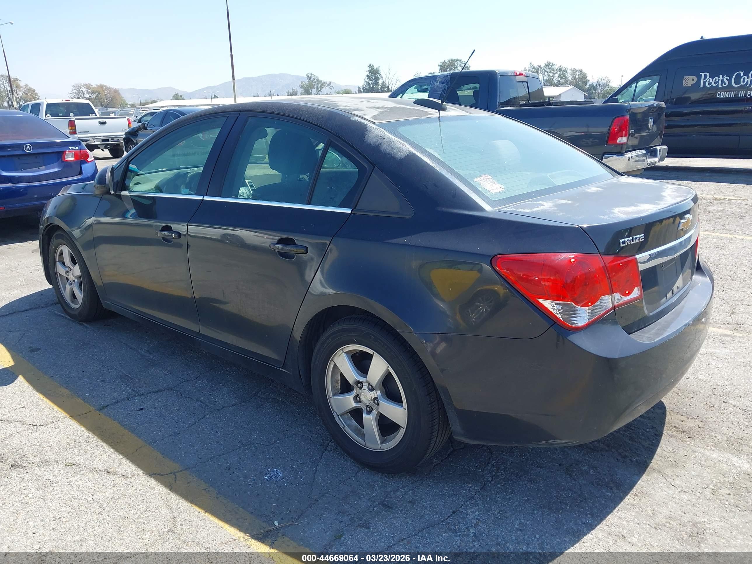 CHEVROLET CRUZE image 3