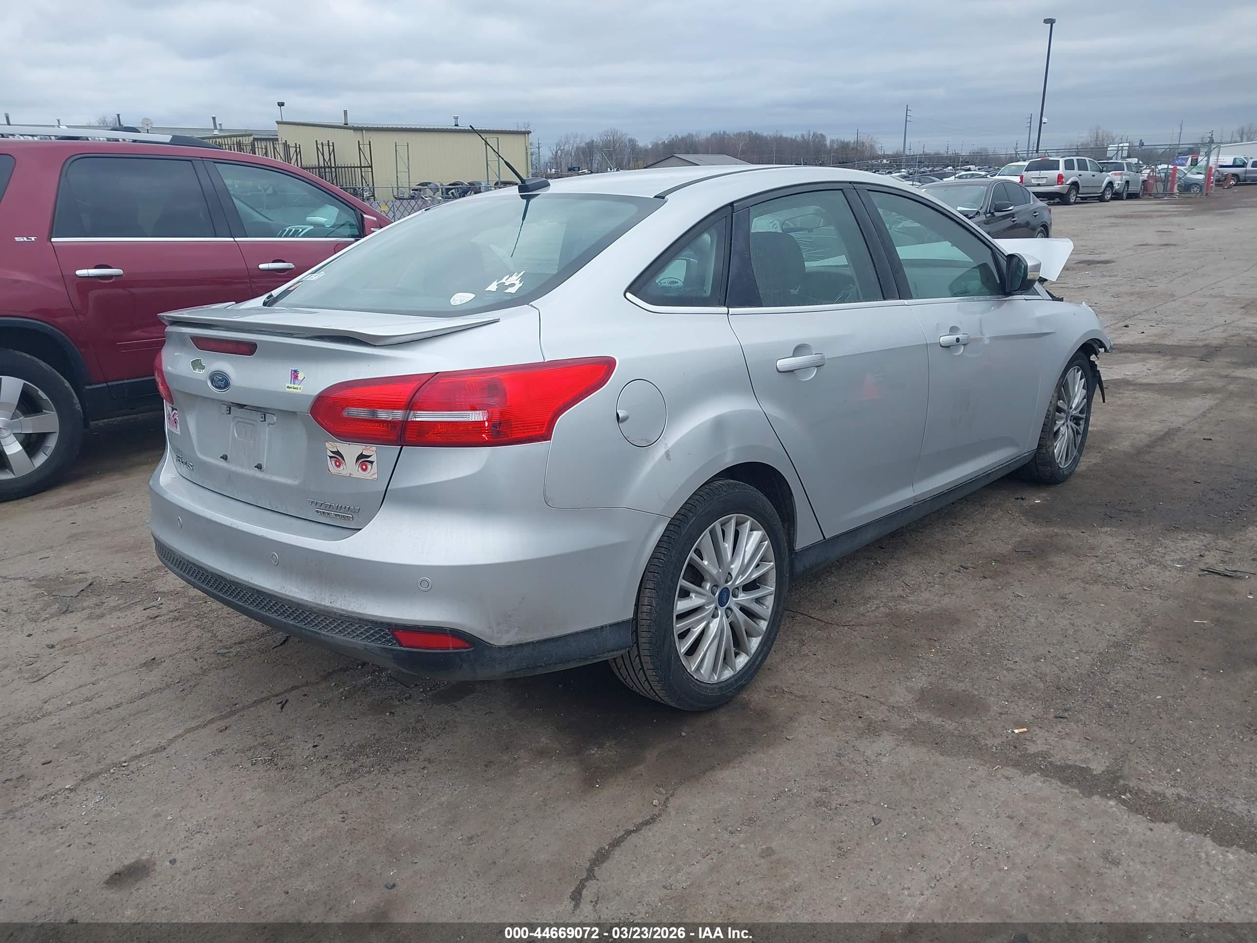 FORD FOCUS image 4