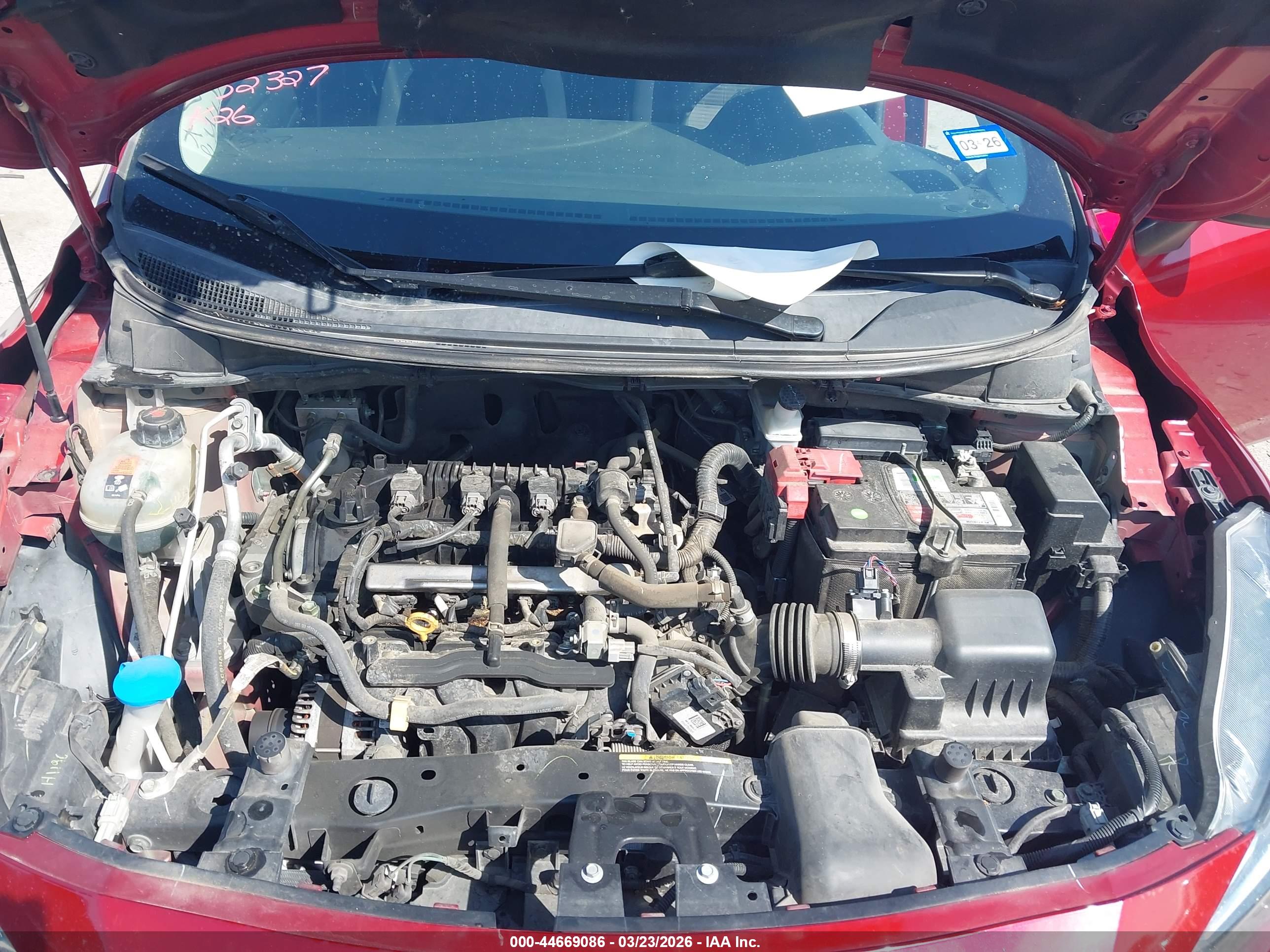 NISSAN VERSA image 10