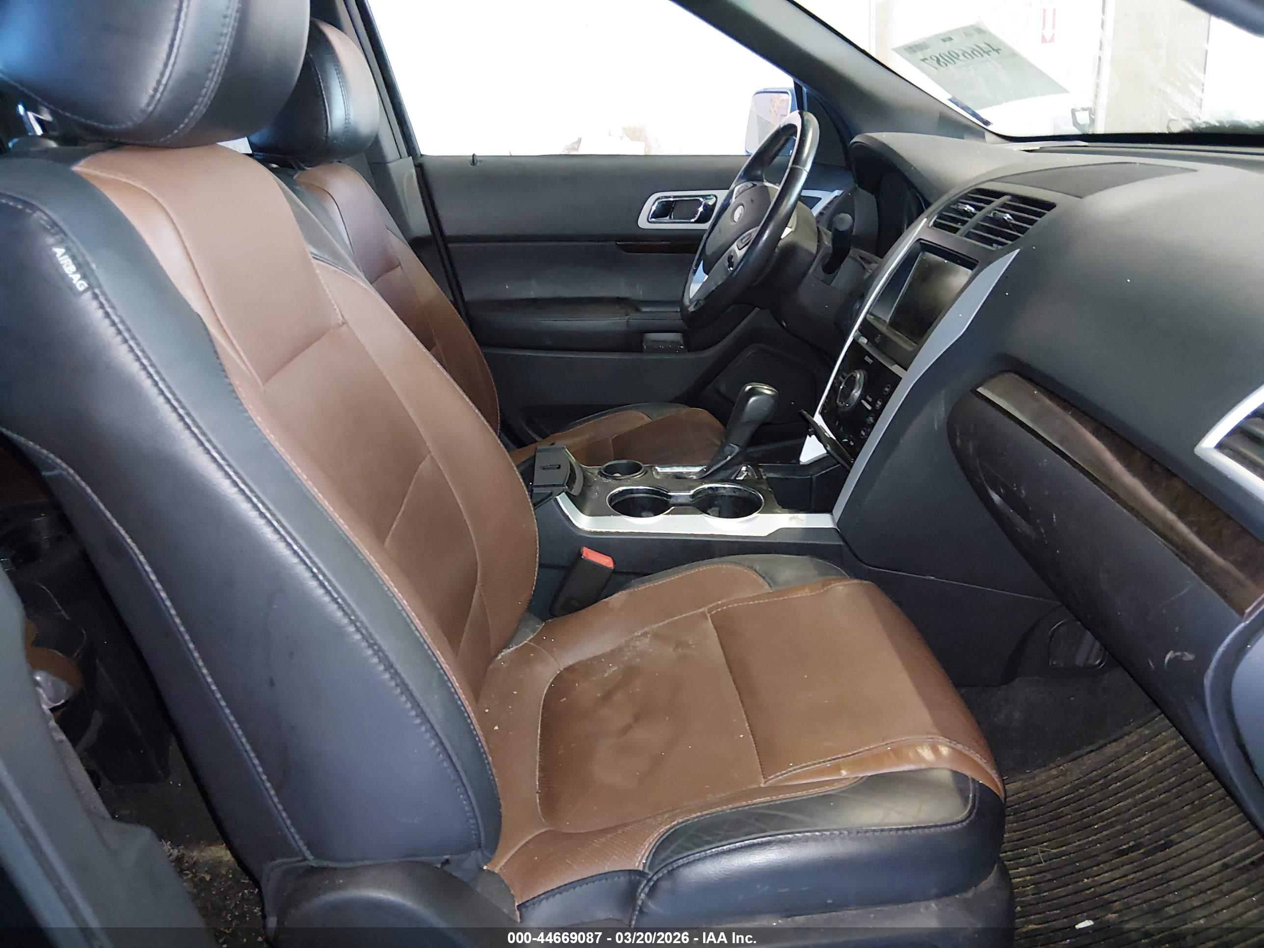 FORD EXPLORER image 5