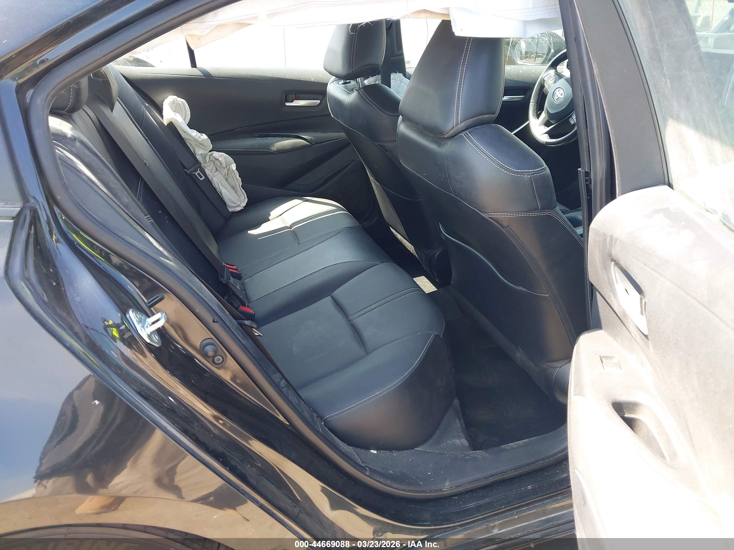 TOYOTA COROLLA image 8