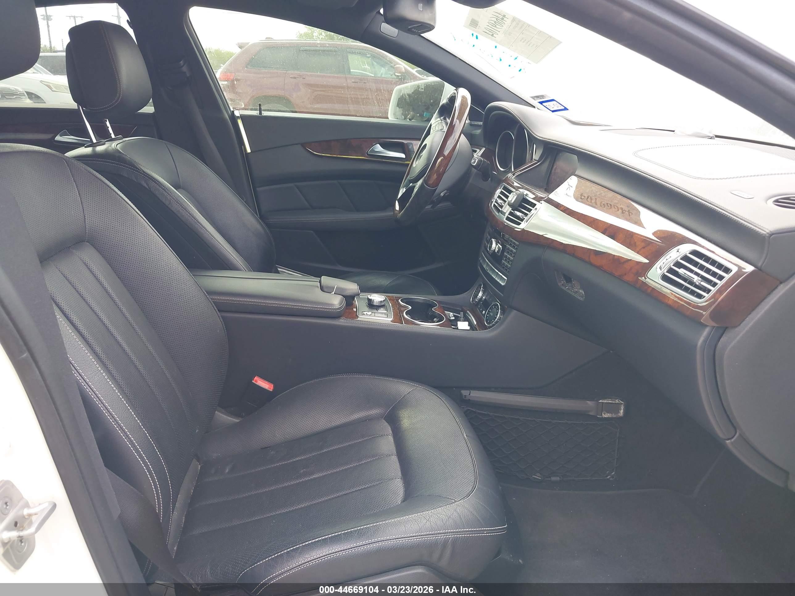 MERCEDES-BENZ CLS image 5