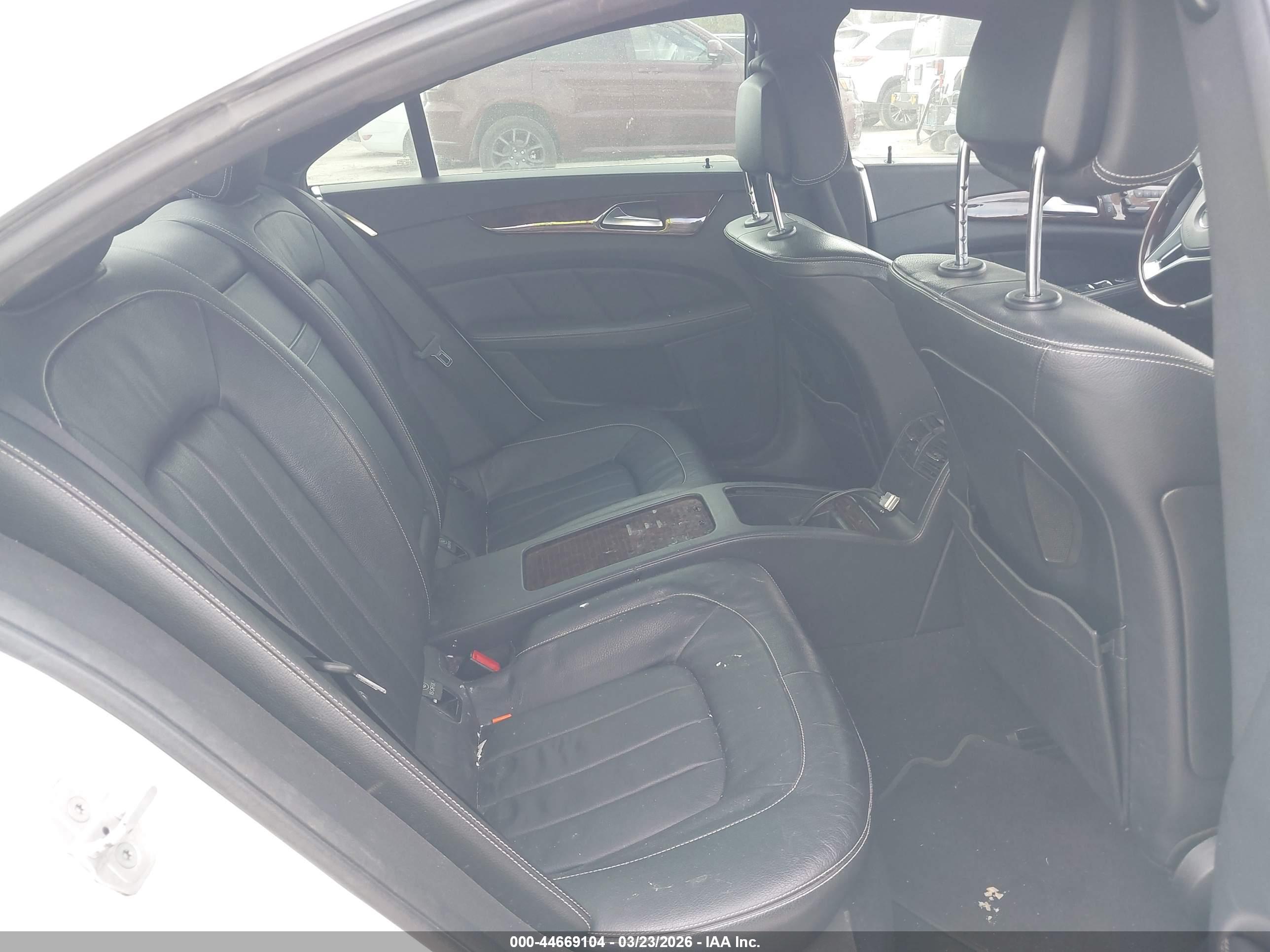 MERCEDES-BENZ CLS image 8