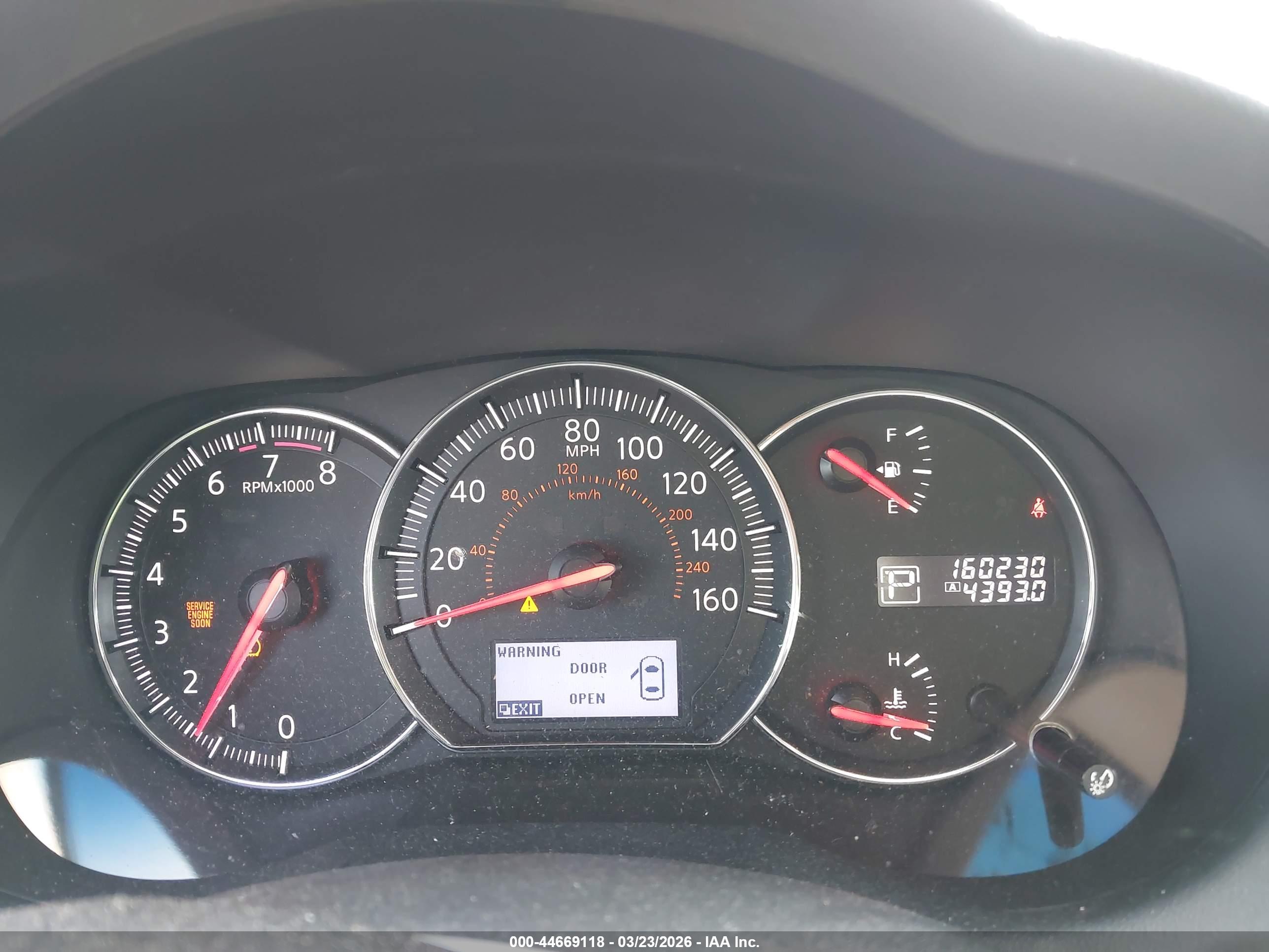 NISSAN MAXIMA image 7