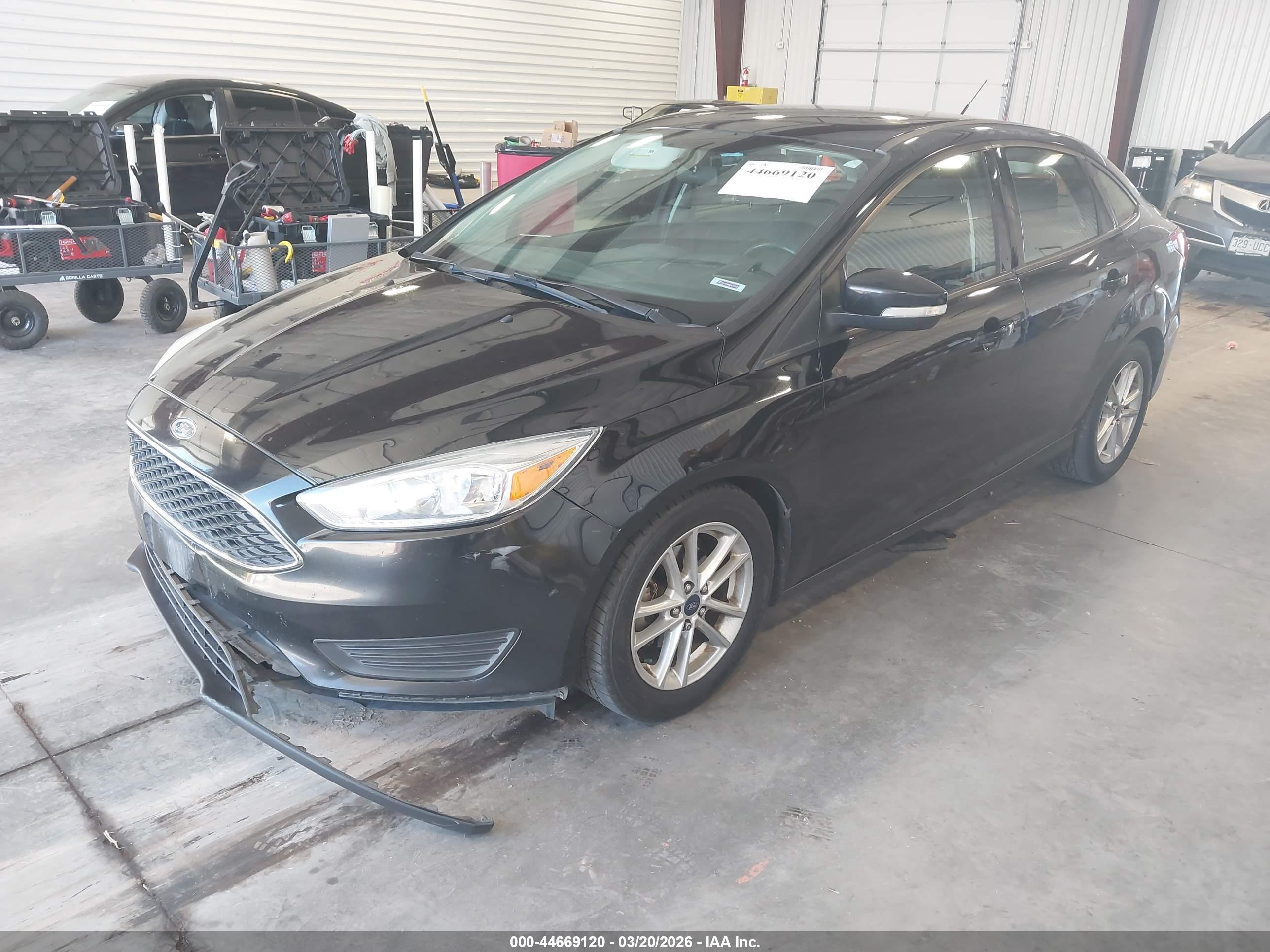 FORD FOCUS image 2