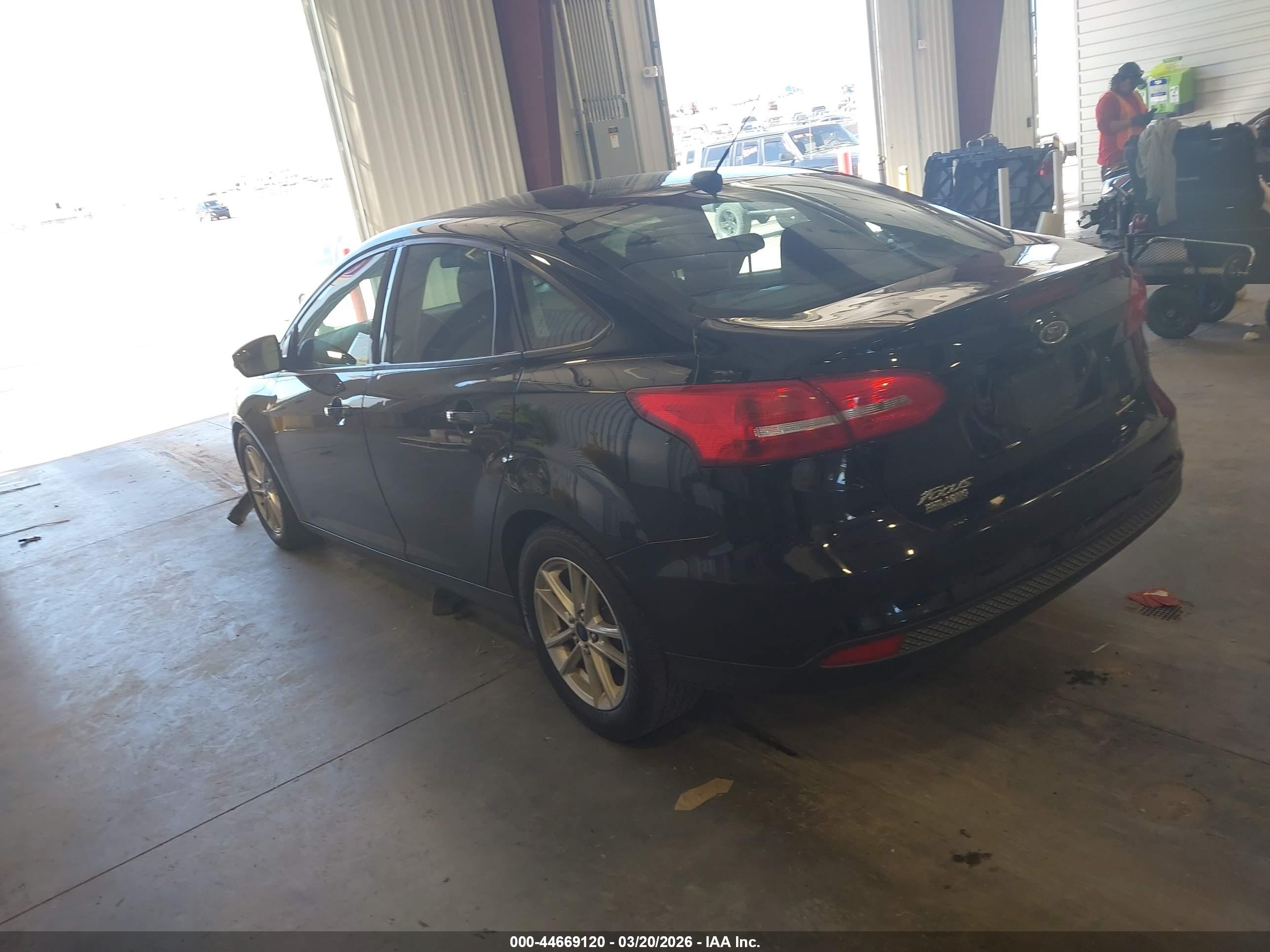 FORD FOCUS image 3