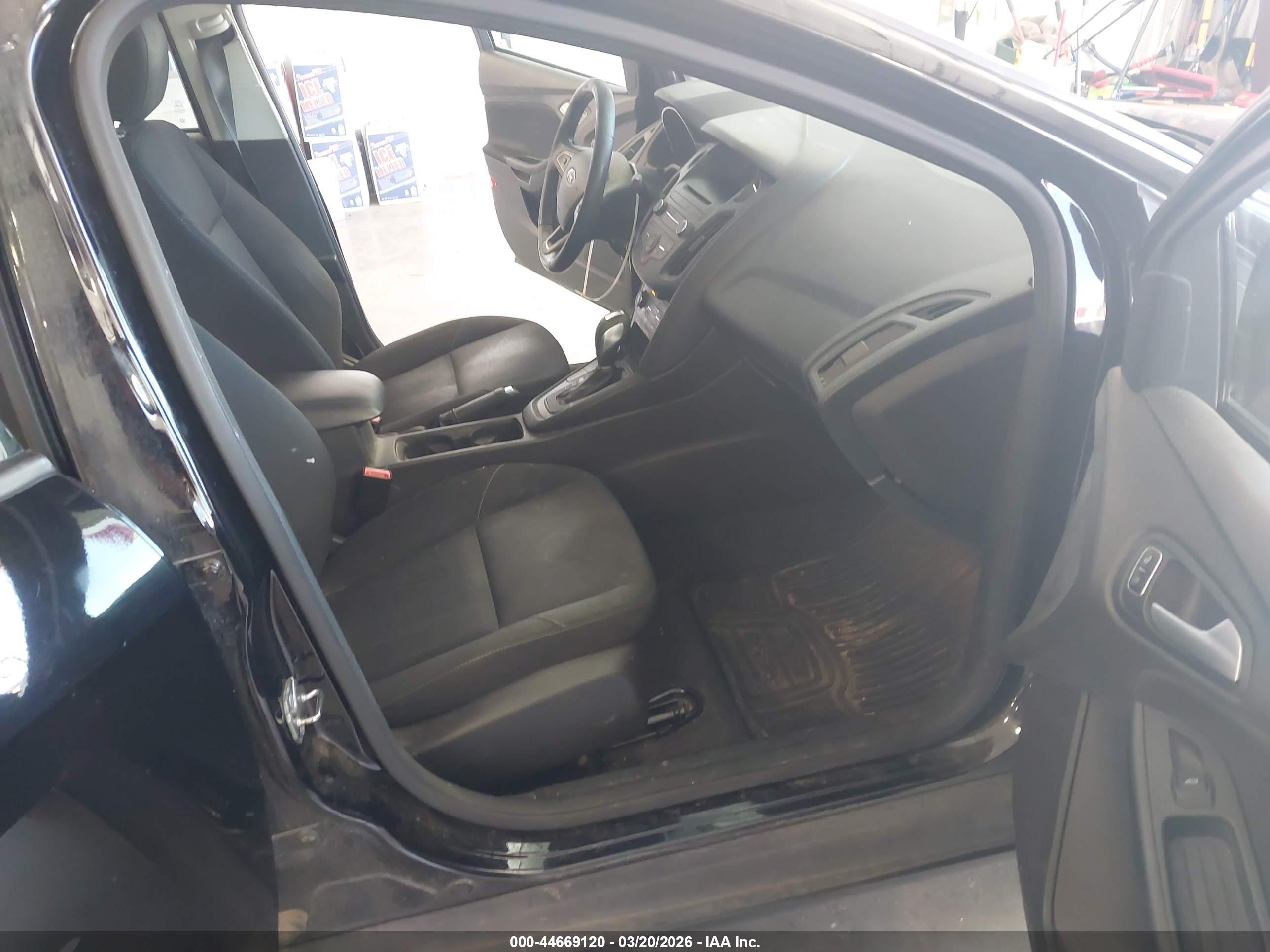 FORD FOCUS image 5