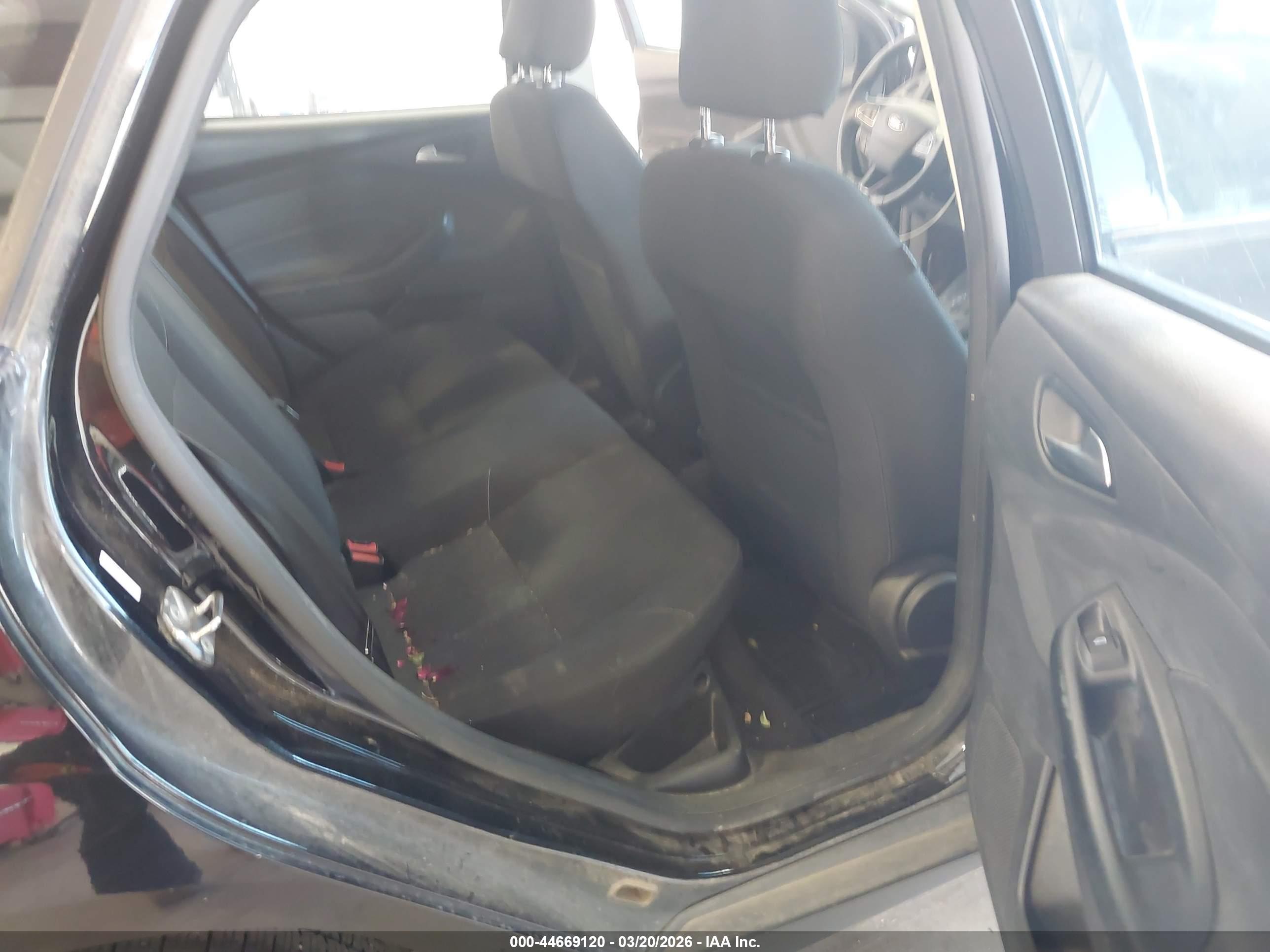 FORD FOCUS image 8