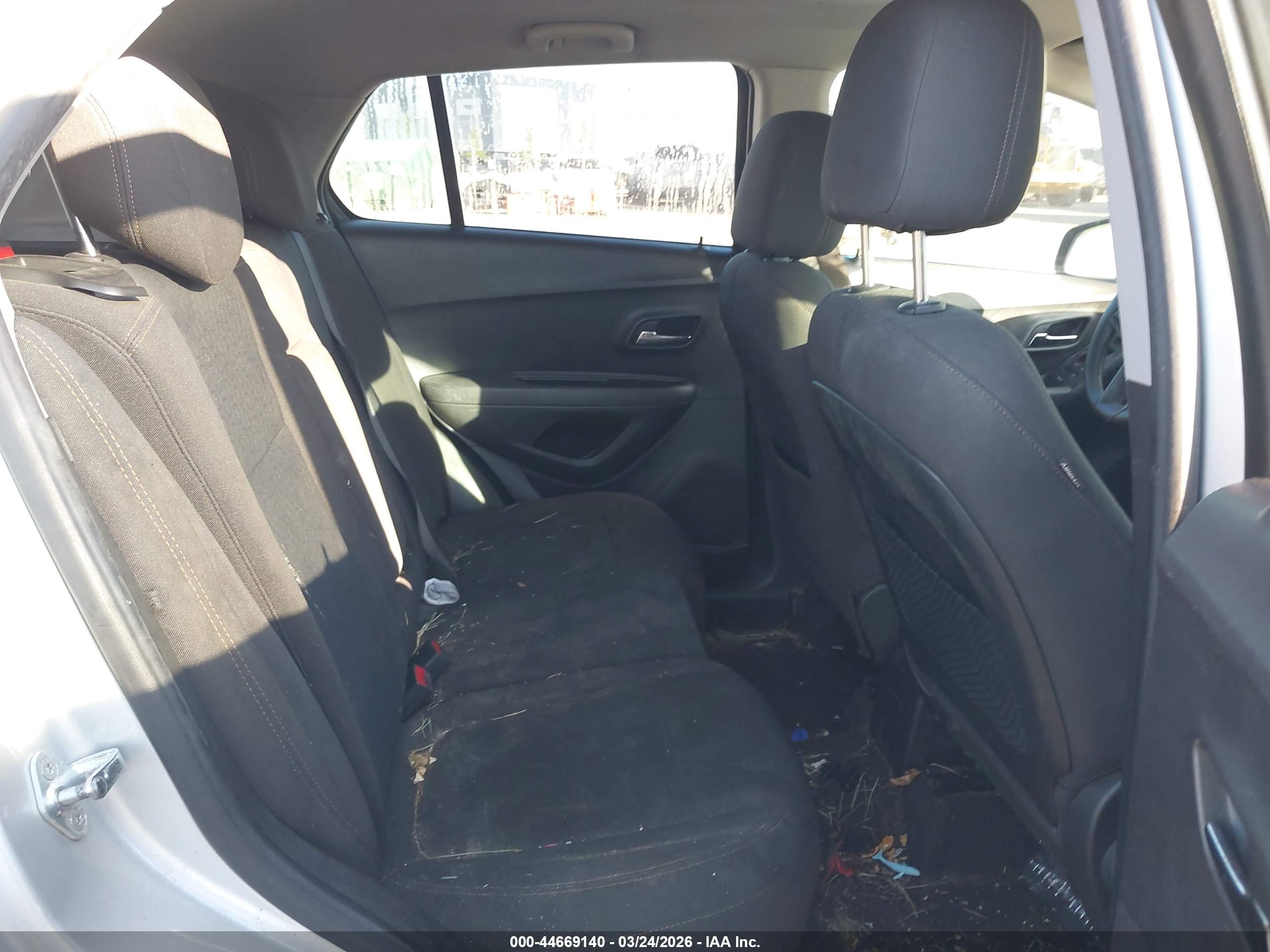 CHEVROLET TRAX image 8