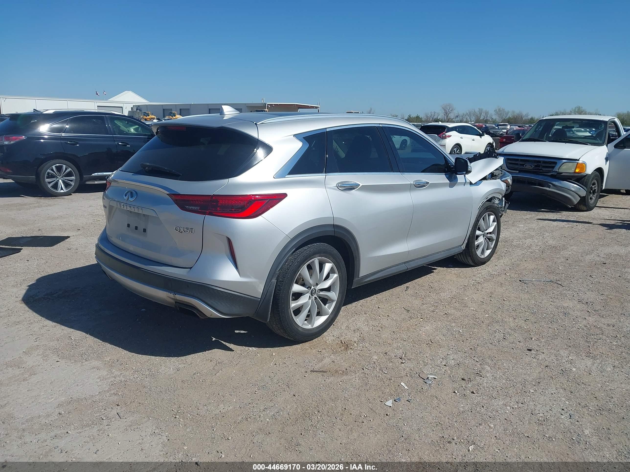 INFINITI QX50 image 4