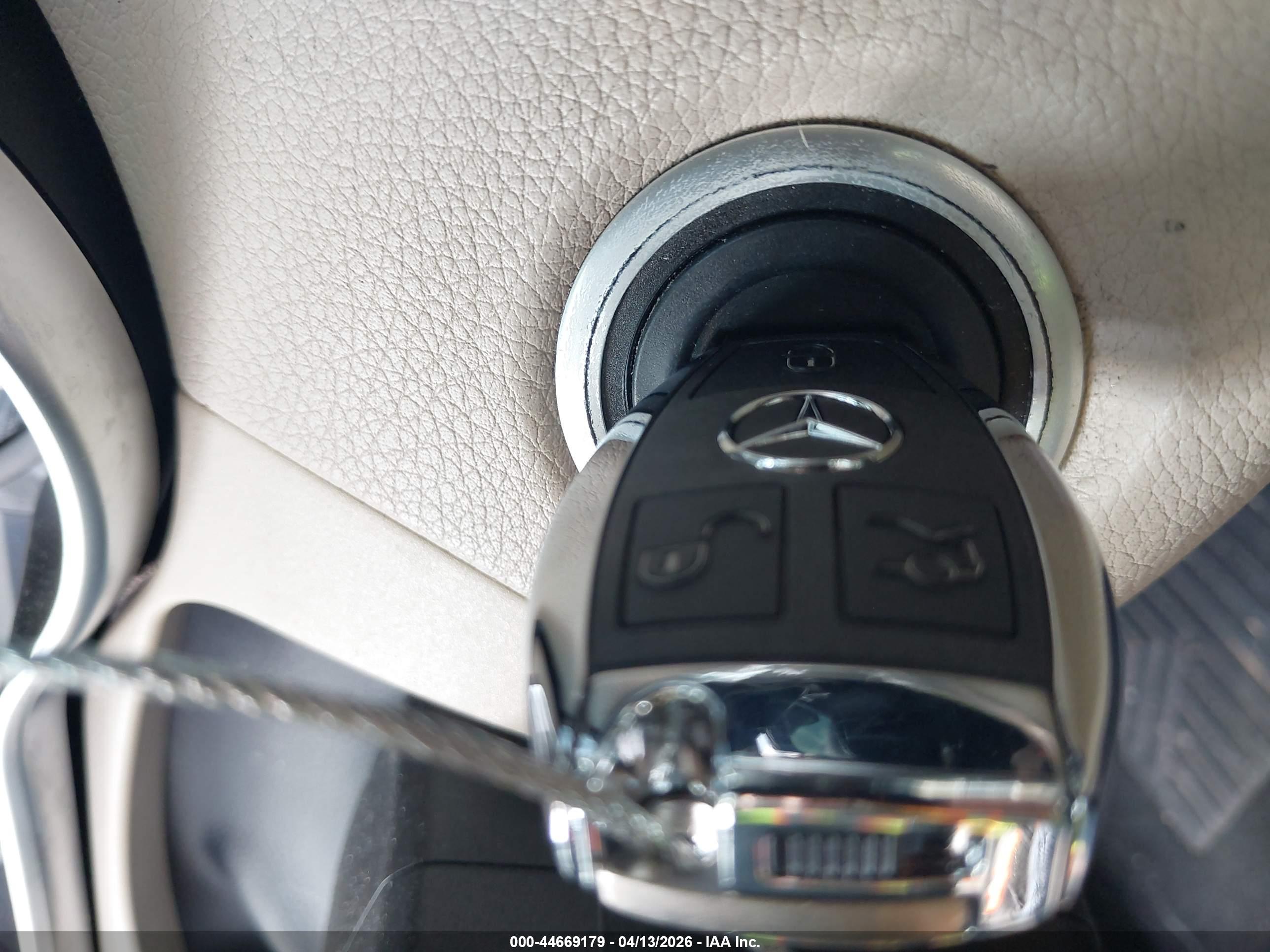 MERCEDES-BENZ C image 11