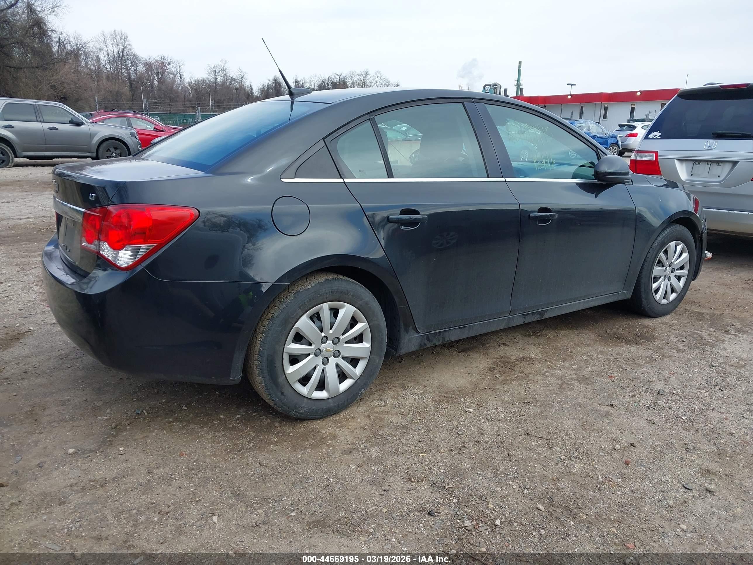 CHEVROLET CRUZE image 4