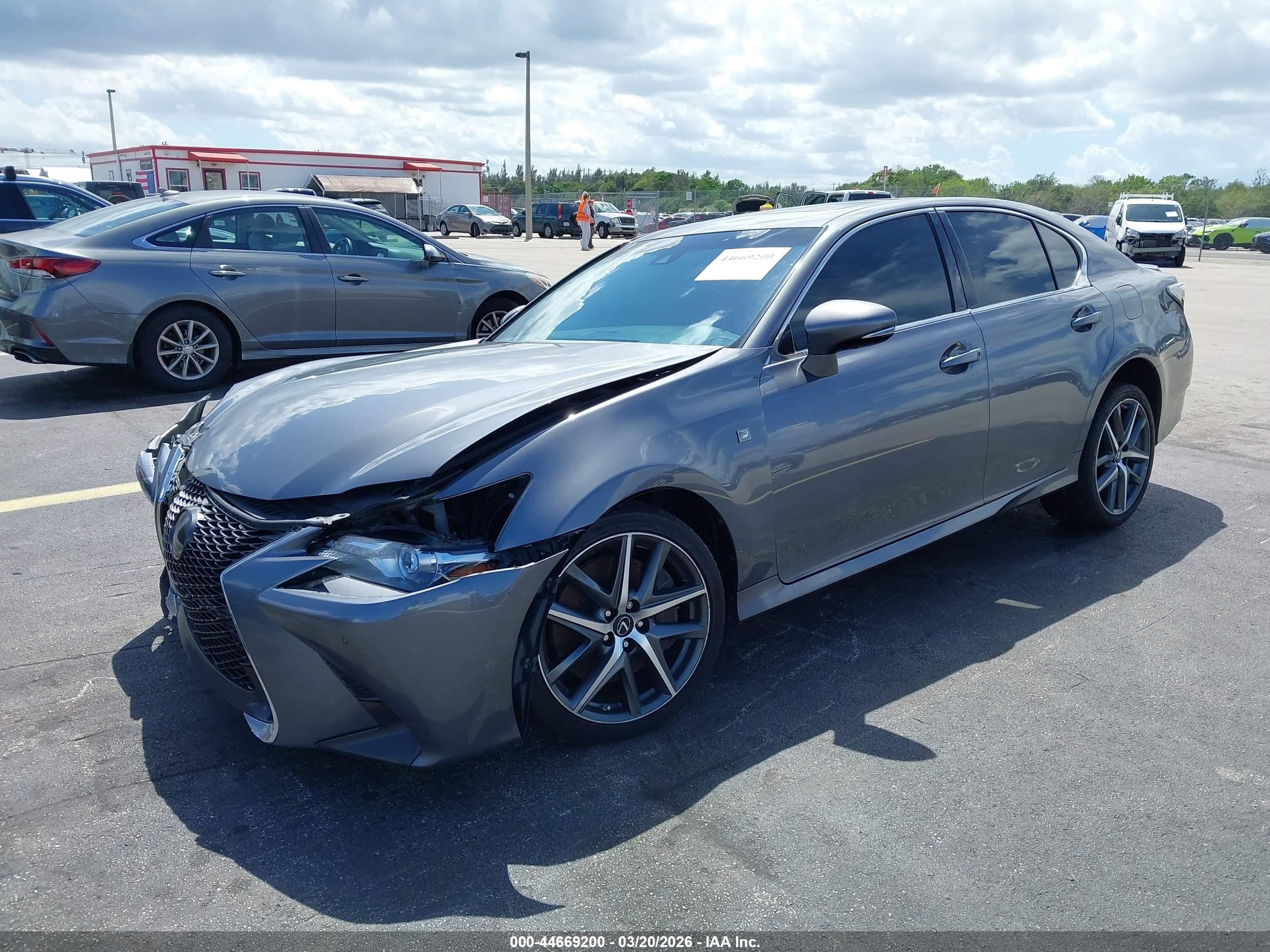 LEXUS GS image 2