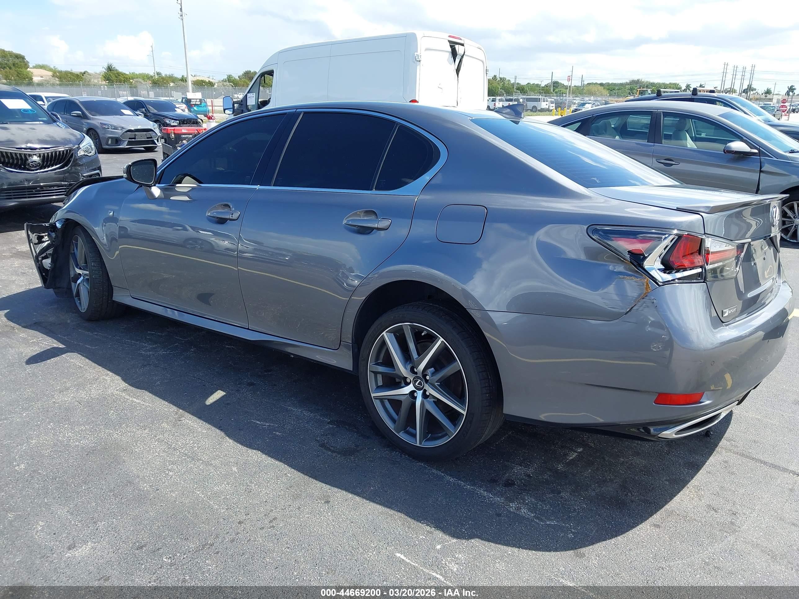 LEXUS GS image 3