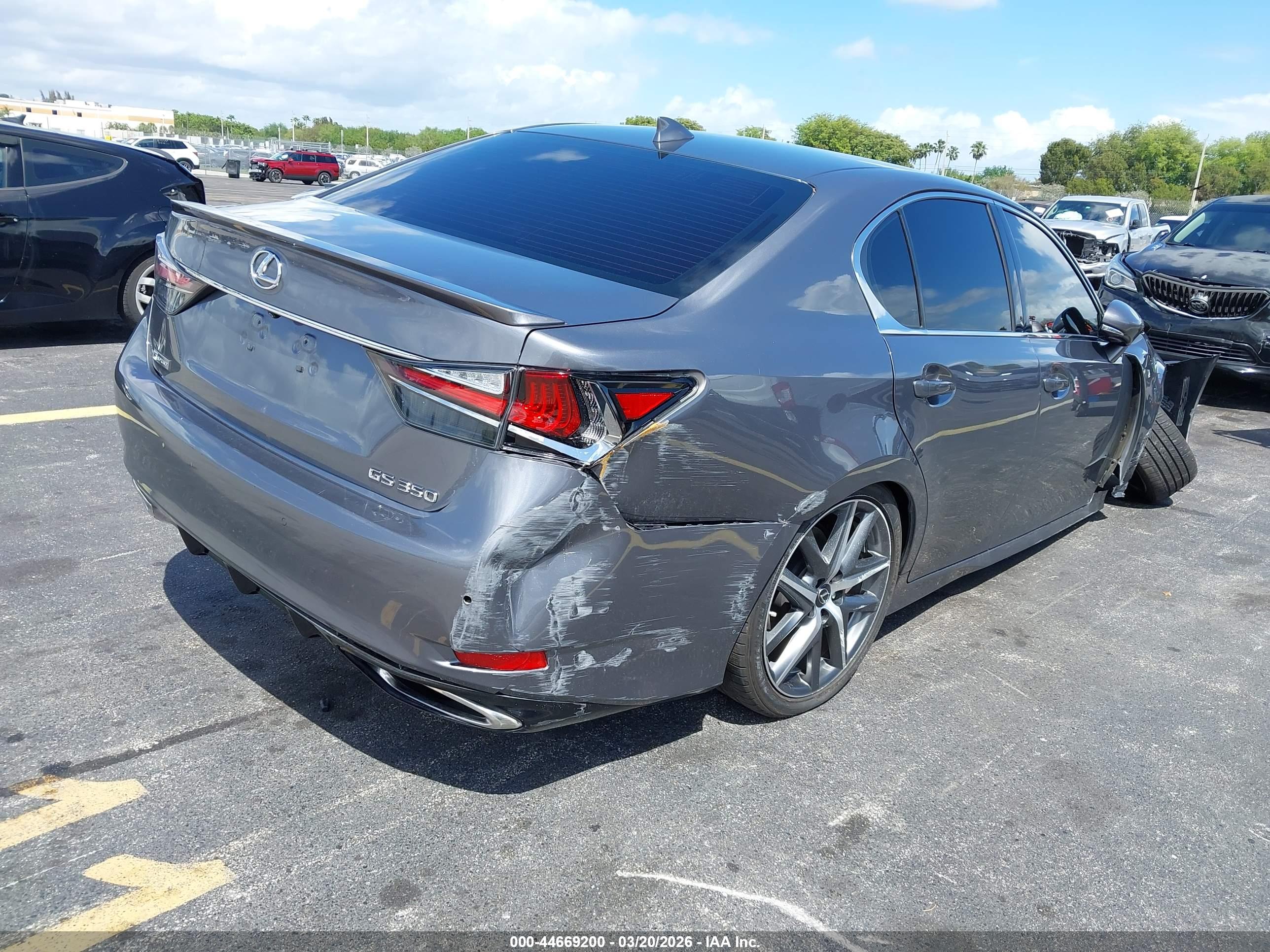 LEXUS GS image 4