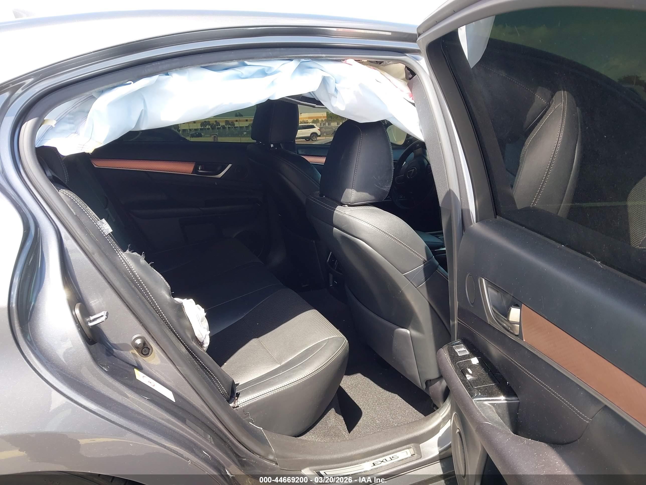 LEXUS GS image 8