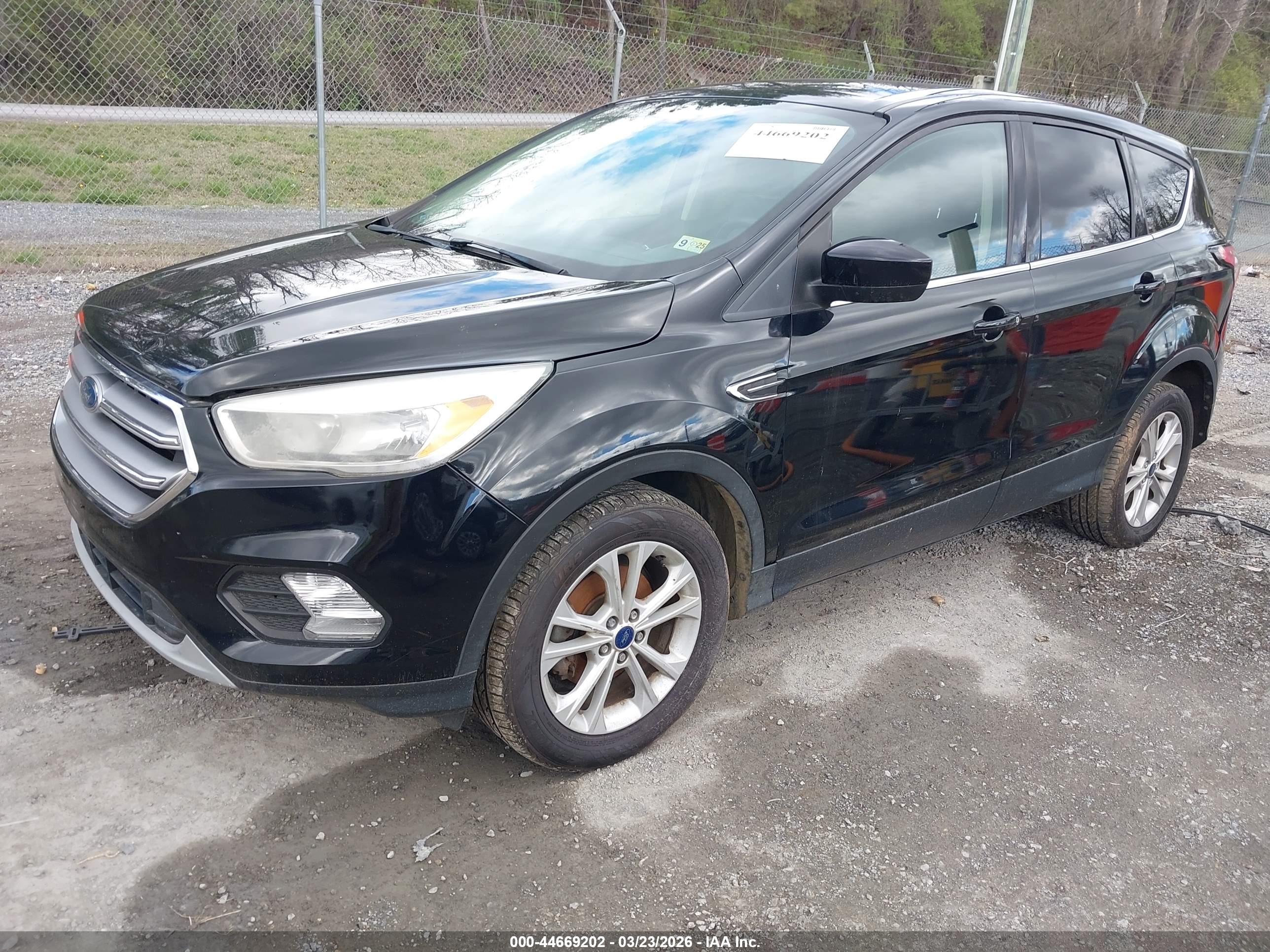 FORD ESCAPE image 2