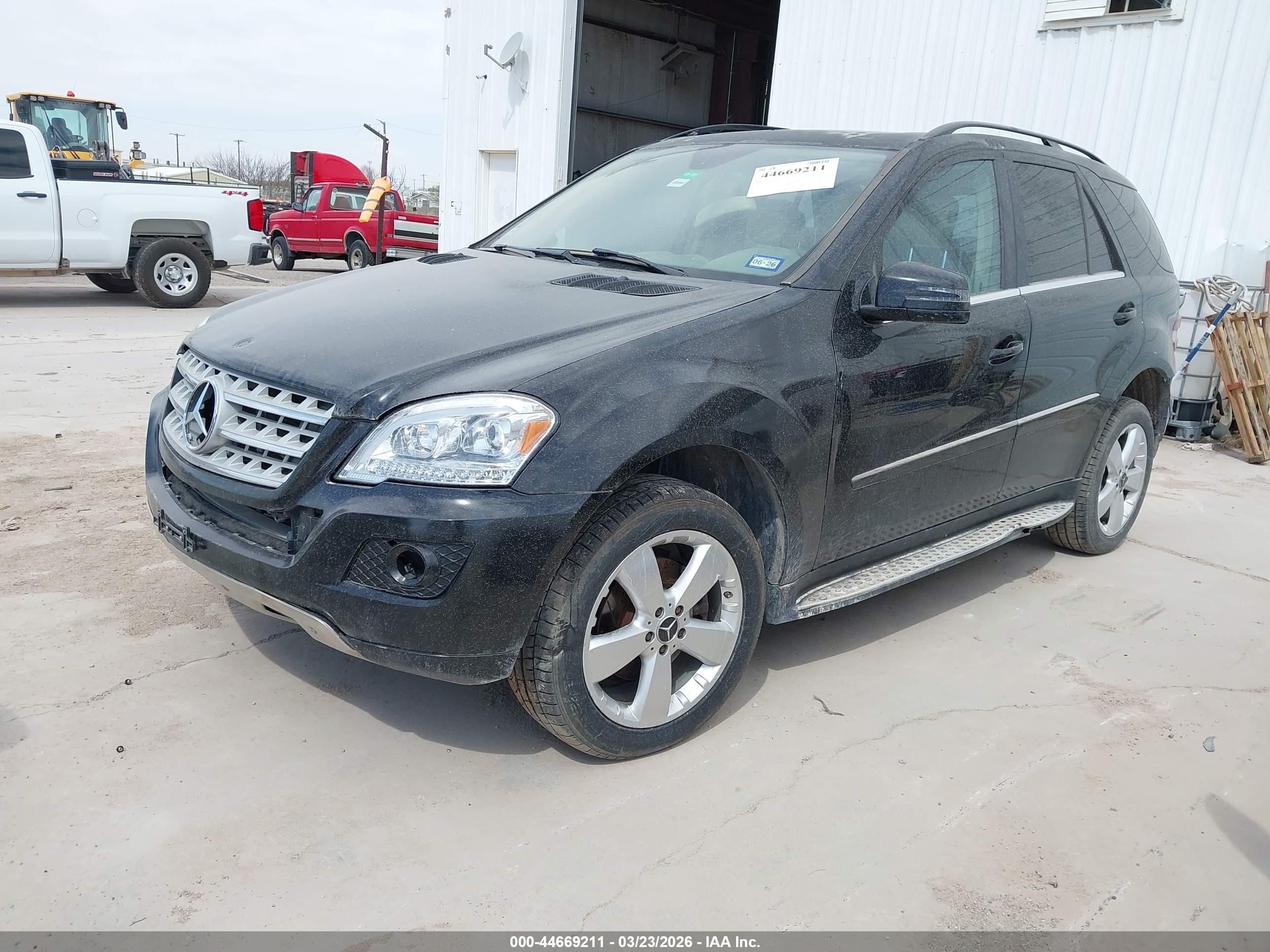 MERCEDES-BENZ ML image 2