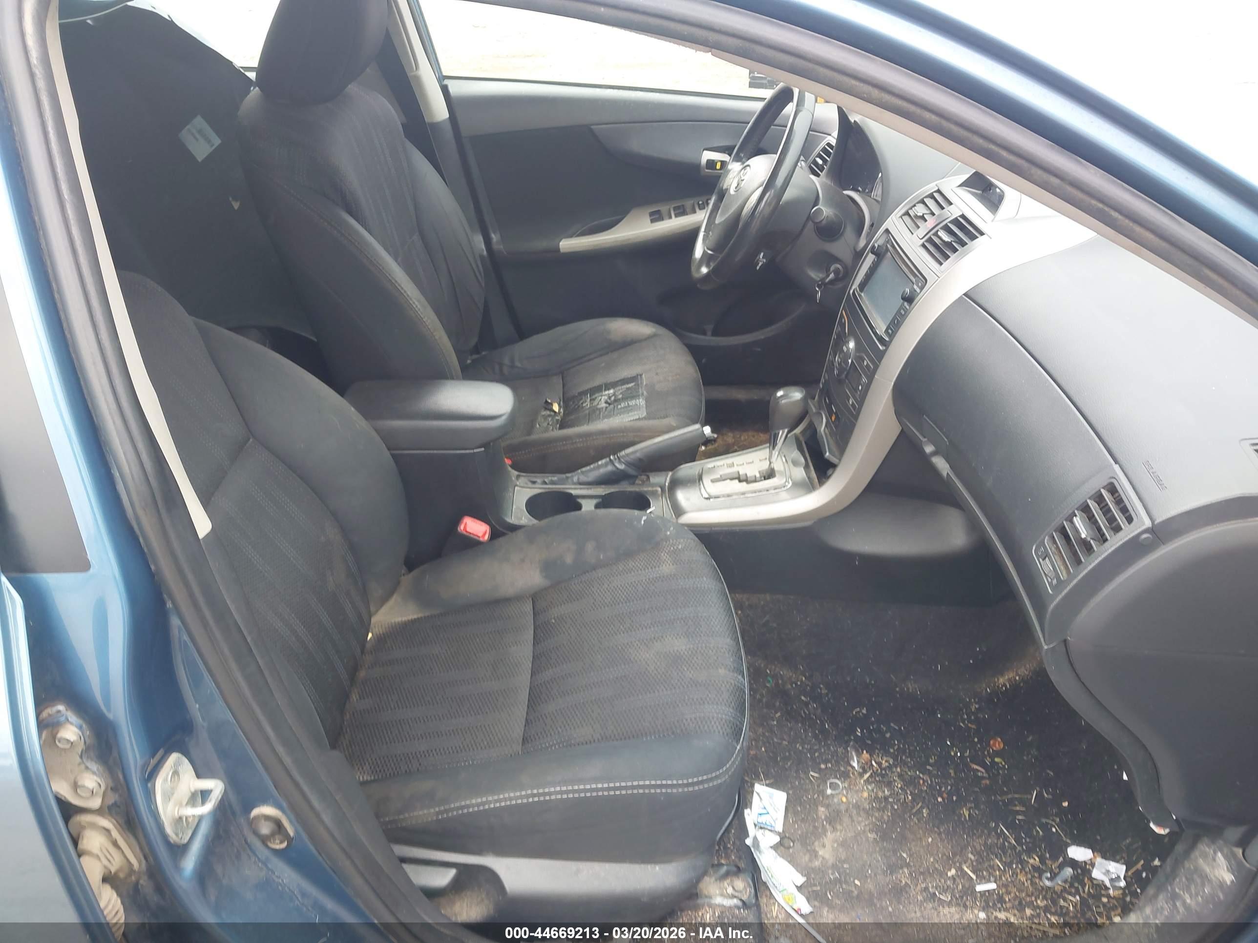 TOYOTA COROLLA image 5