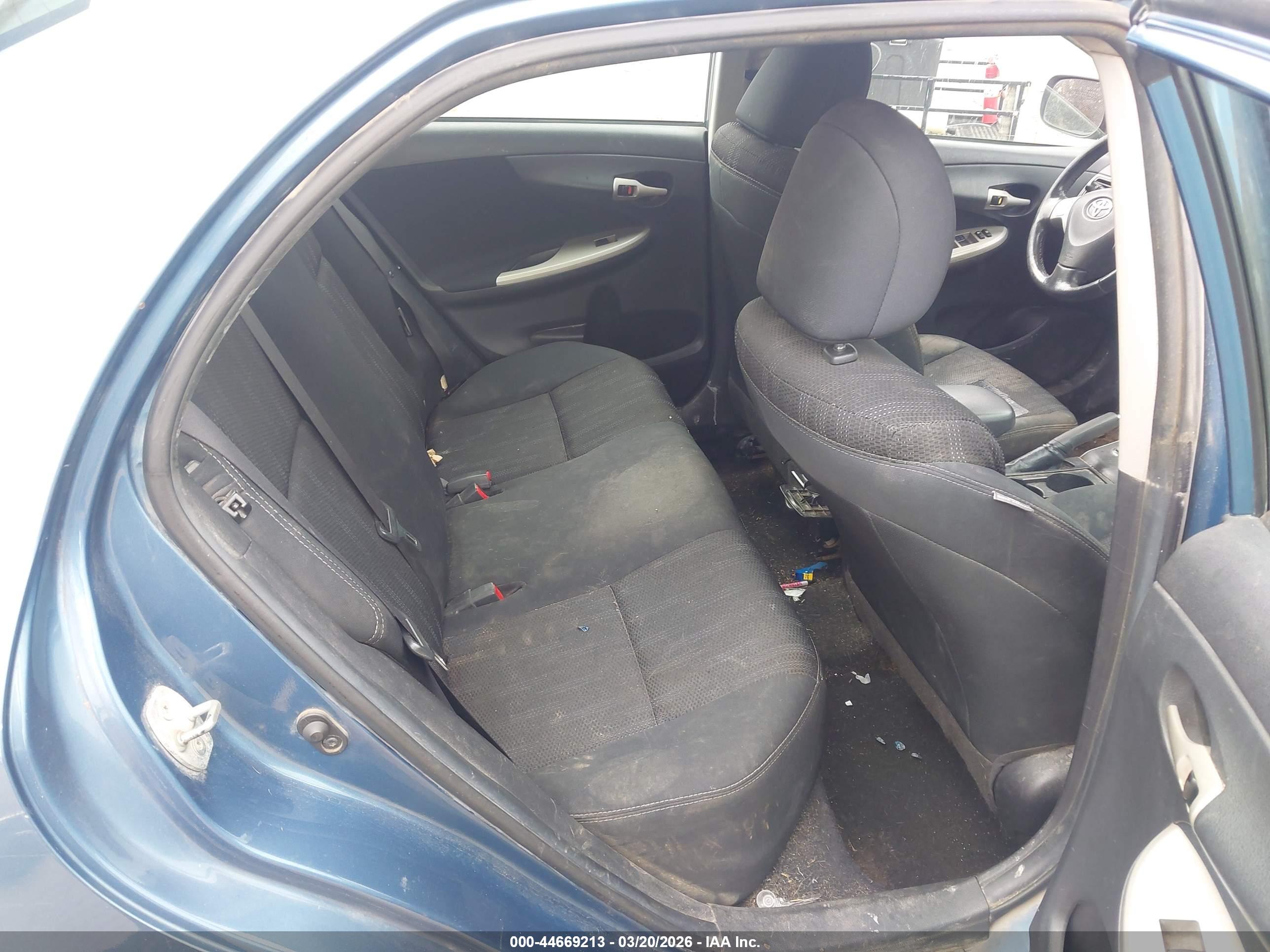 TOYOTA COROLLA image 8