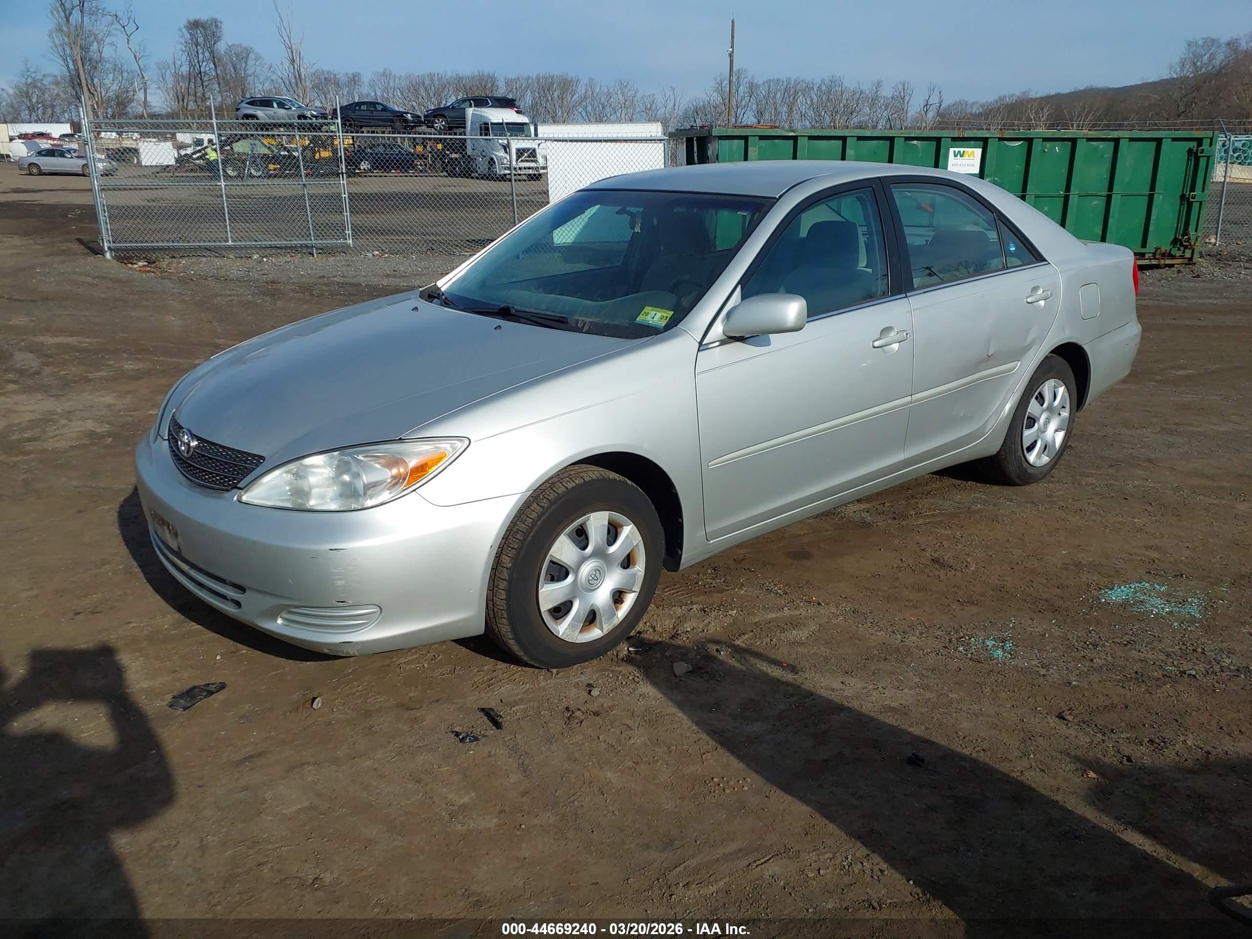 TOYOTA CAMRY image 2