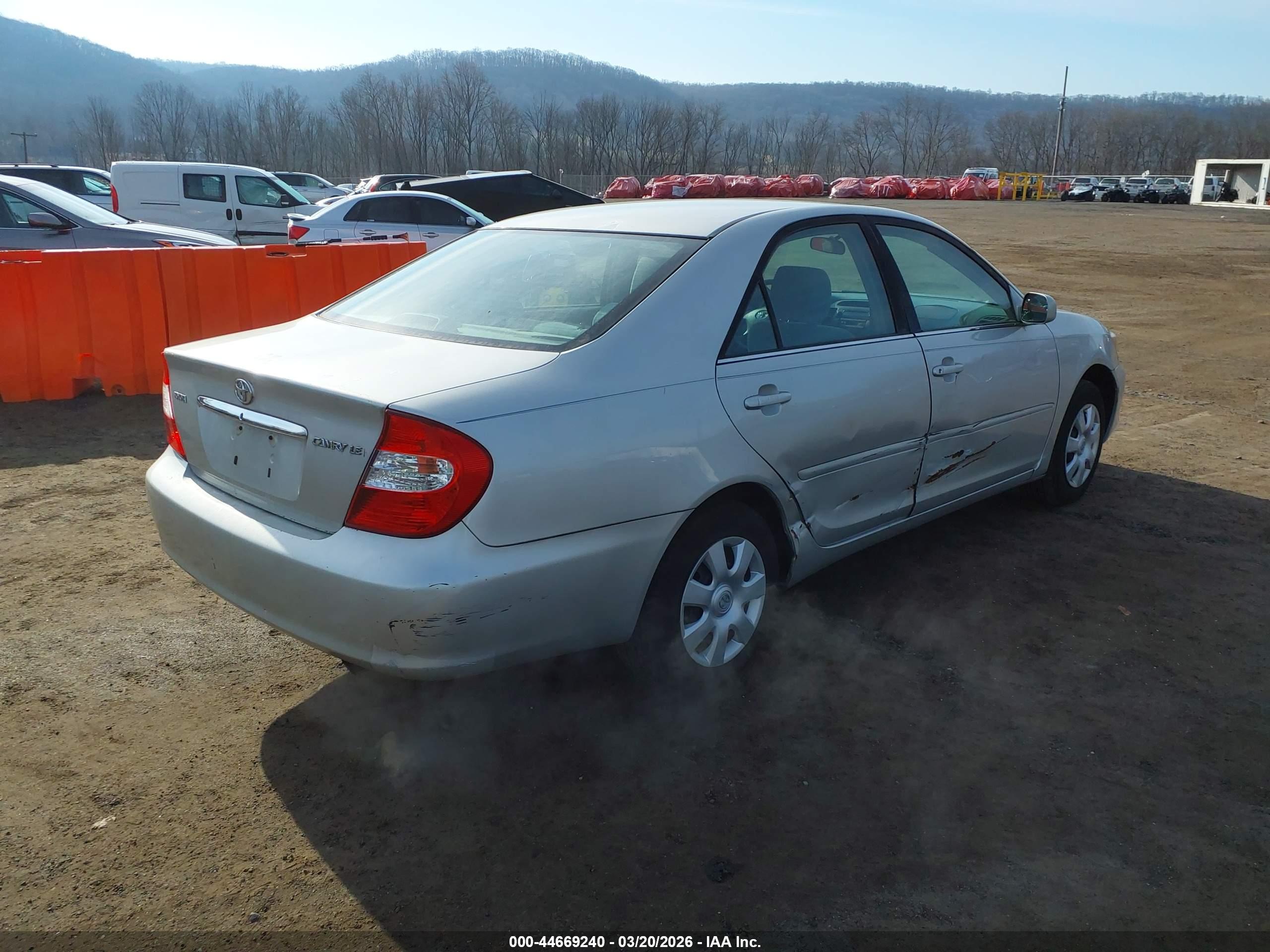 TOYOTA CAMRY image 4